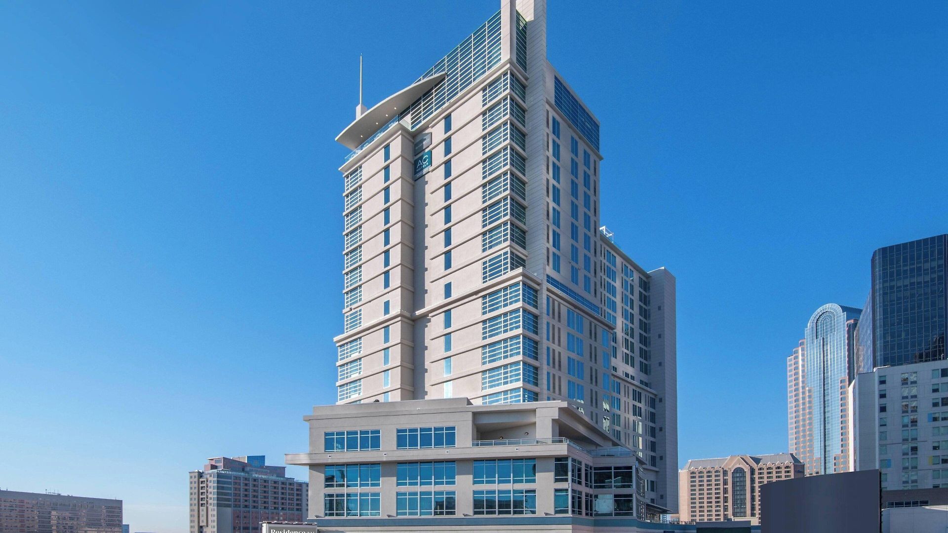 By Marriott Center Hotel Charlotte