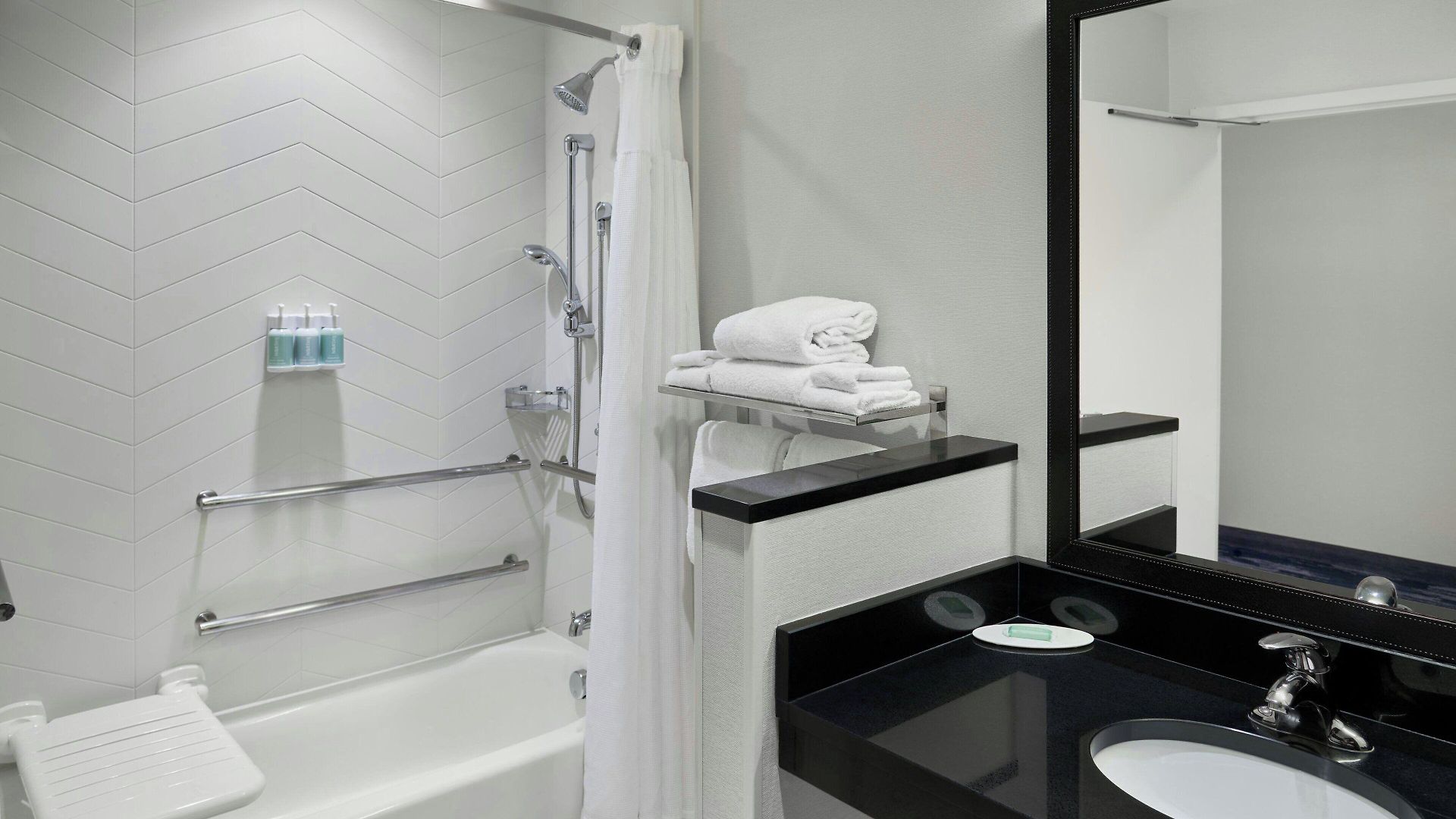 Fairfield & By Marriott Airport 3*