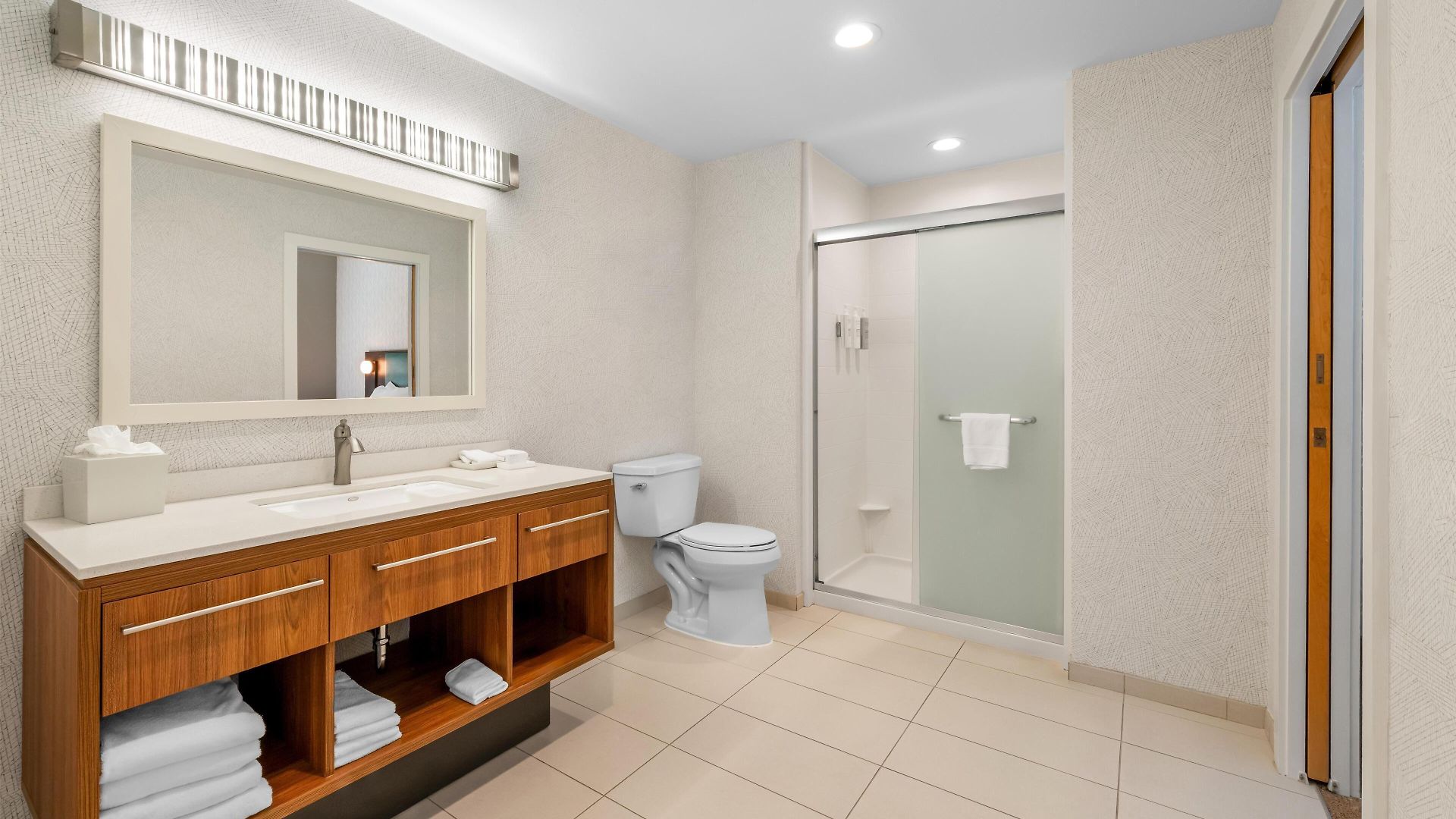 Hotel Home2 By Hilton Airport