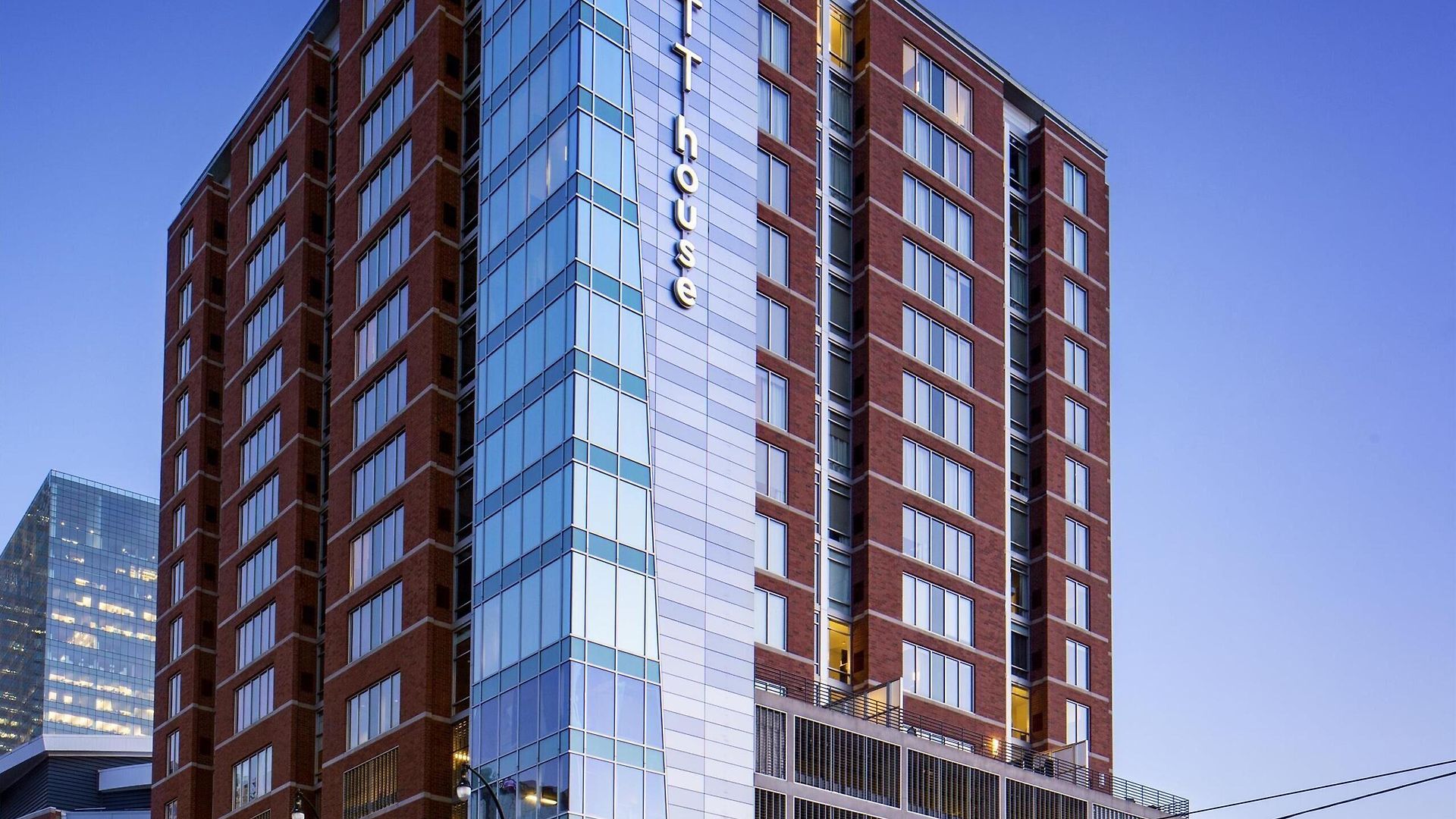 Hyatt House Center 3*