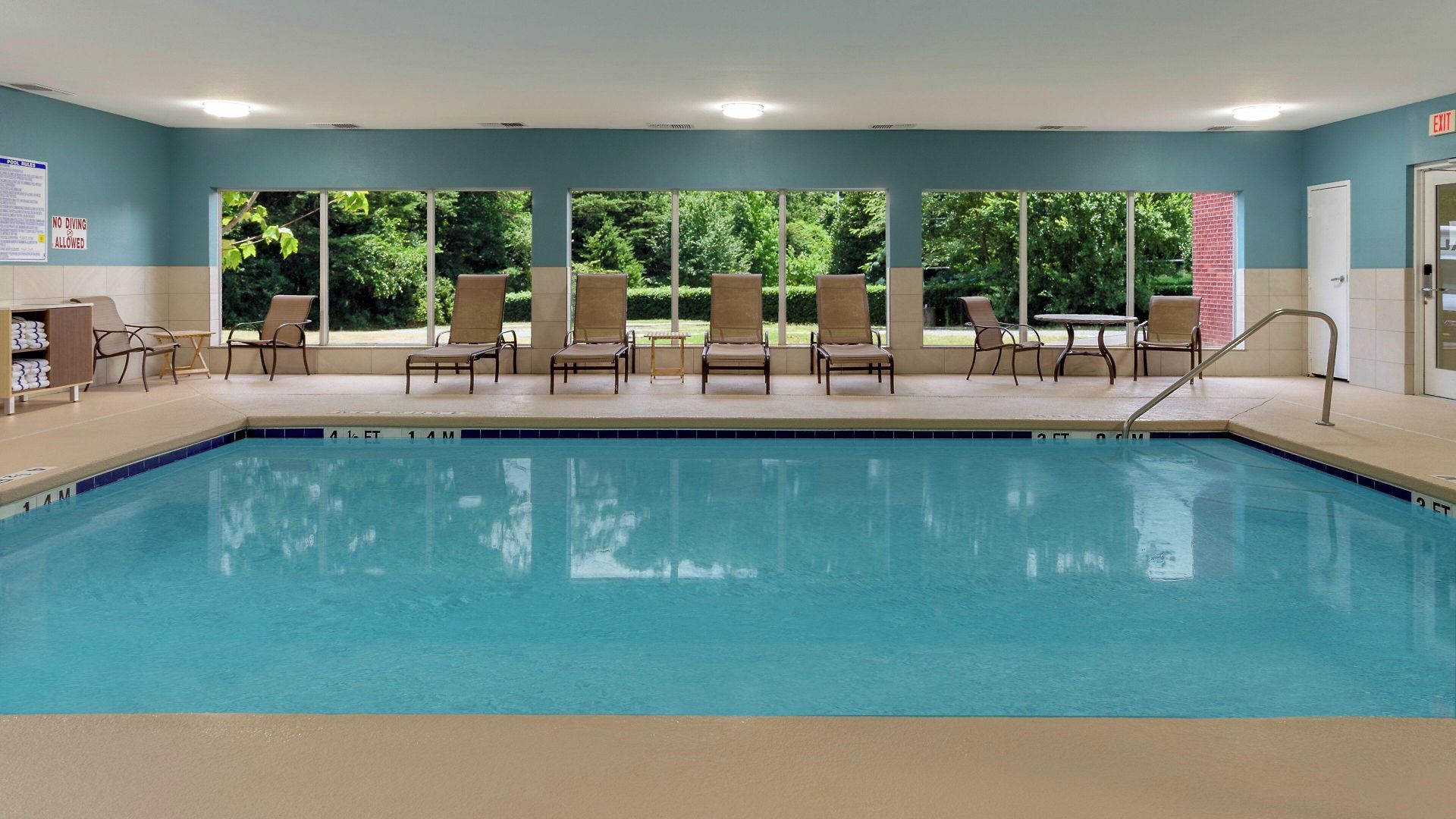 Express Arrowood By Ihg 2*