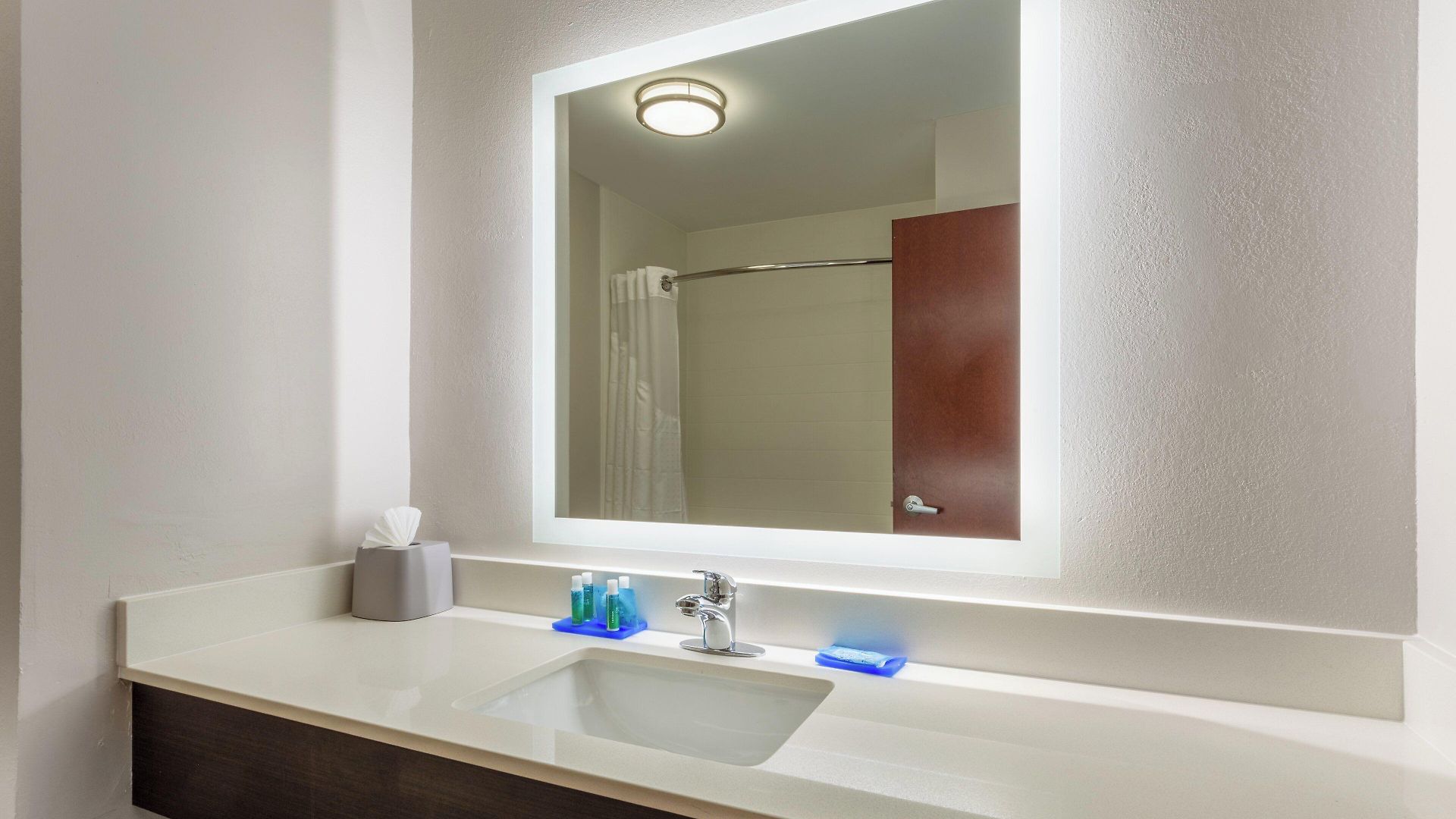 Express Arrowood By Ihg 2*