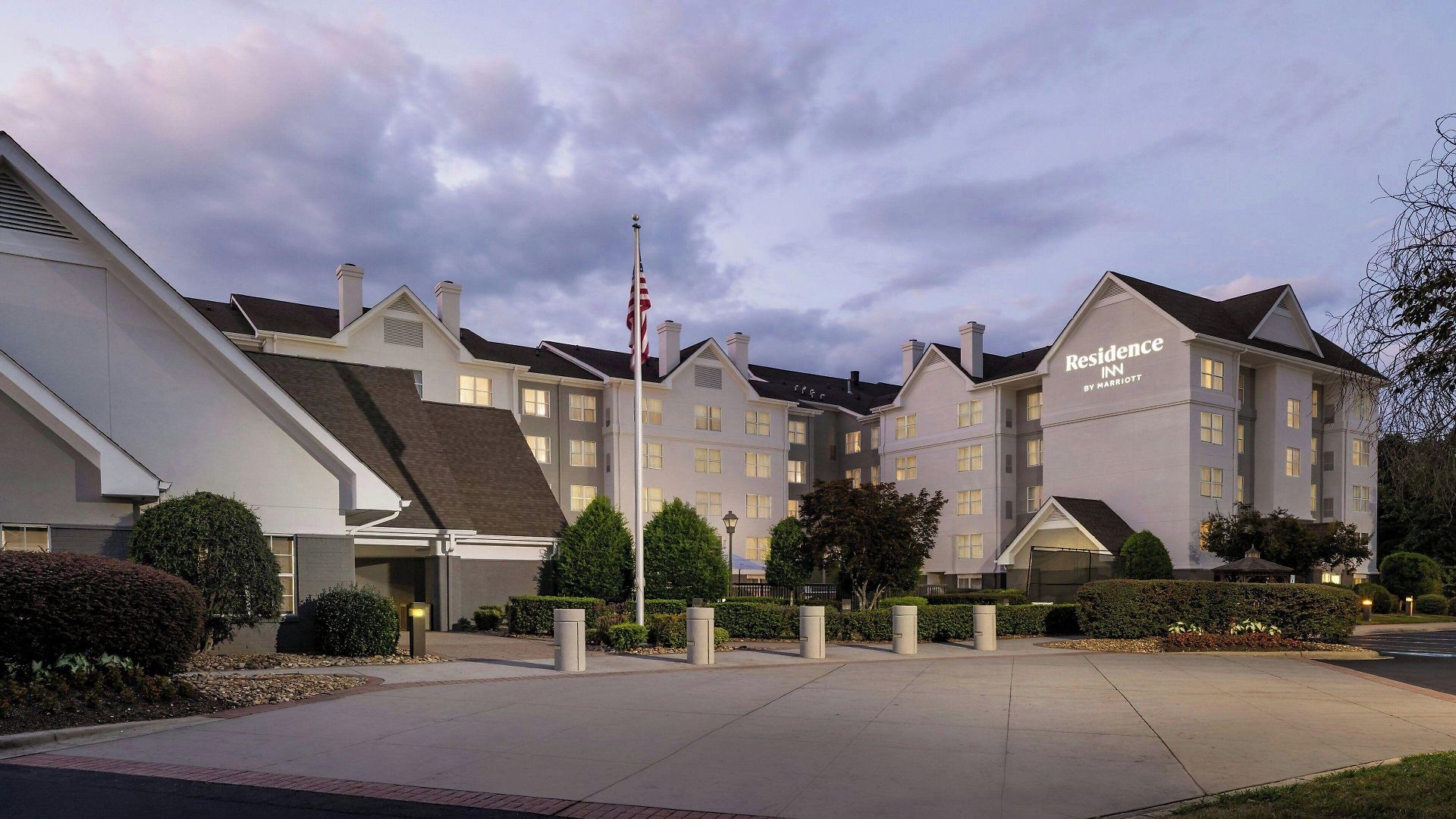 By Marriott Piper Glen 3* Charlotte