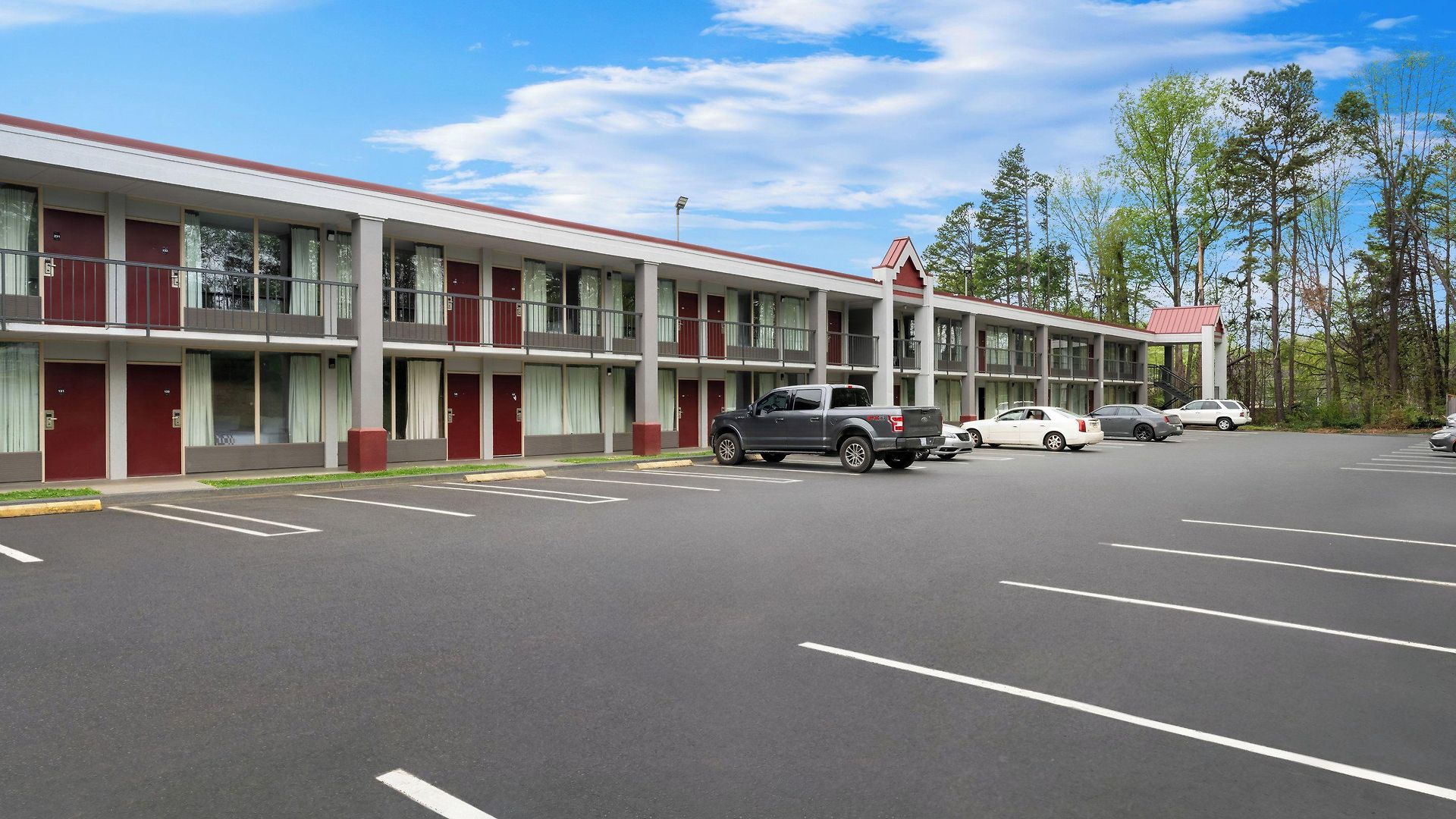 Motel Red Roof - Airport