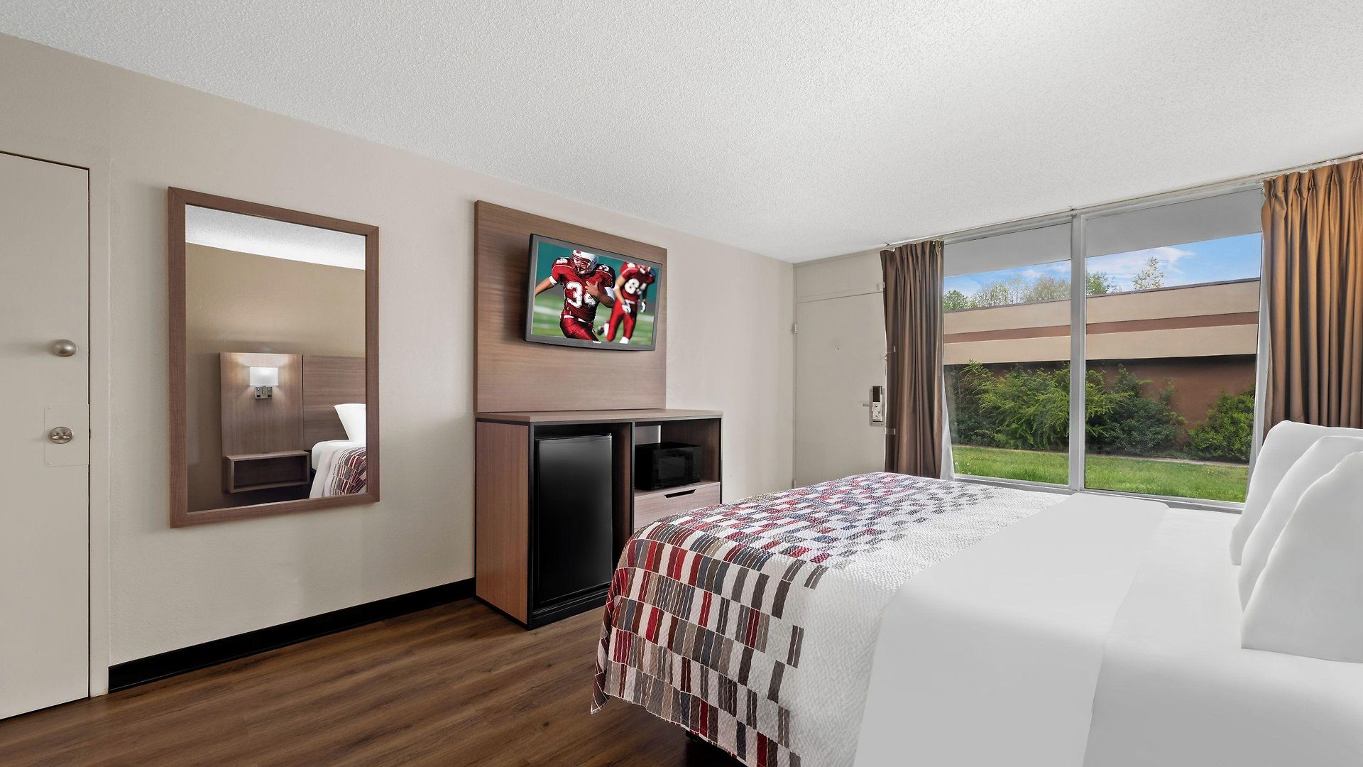 Motel Red Roof - Airport 2*