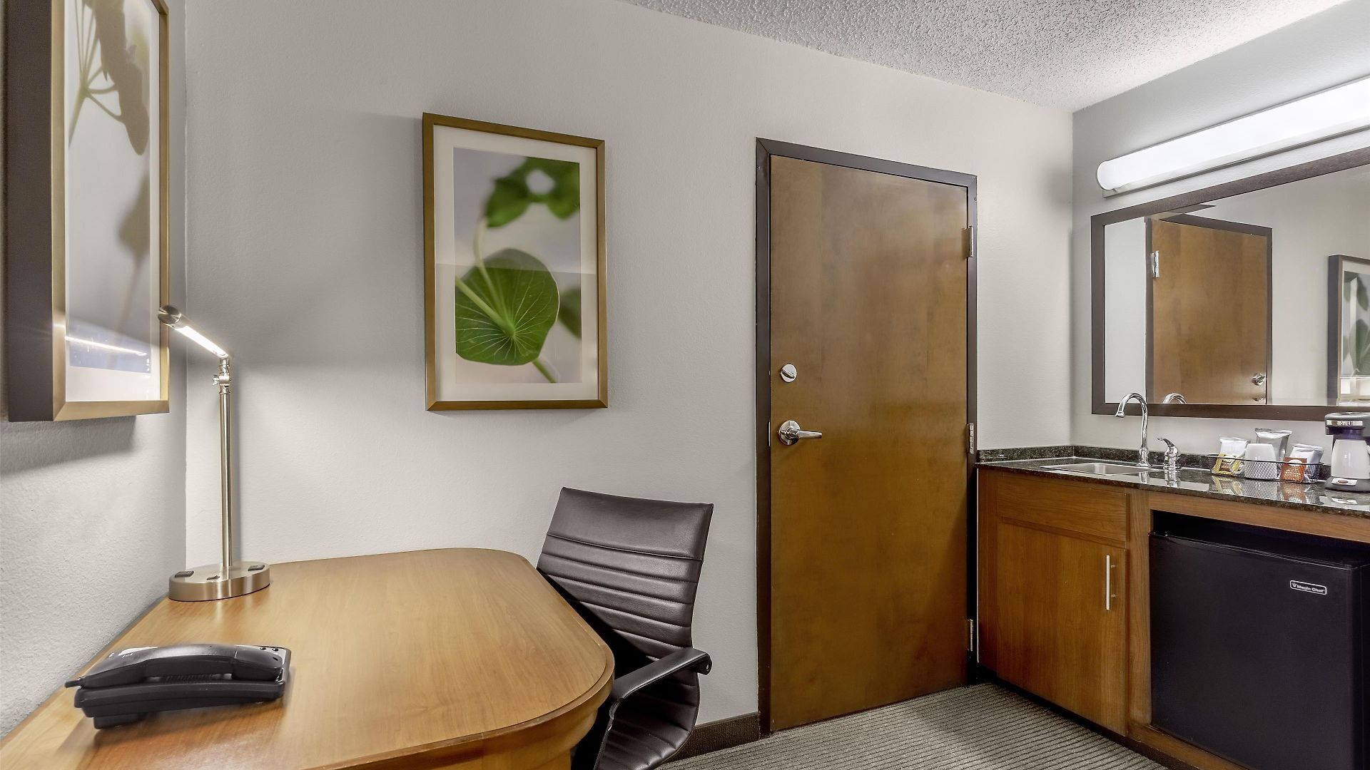 Hotel Hyatt Place Airport Billy Graham Parkway