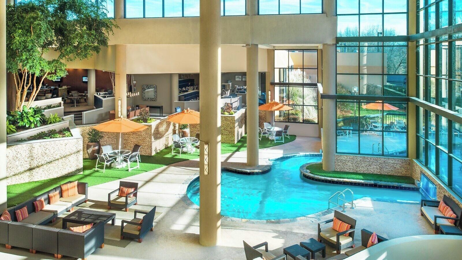 Sheraton Airport Hotel 4*