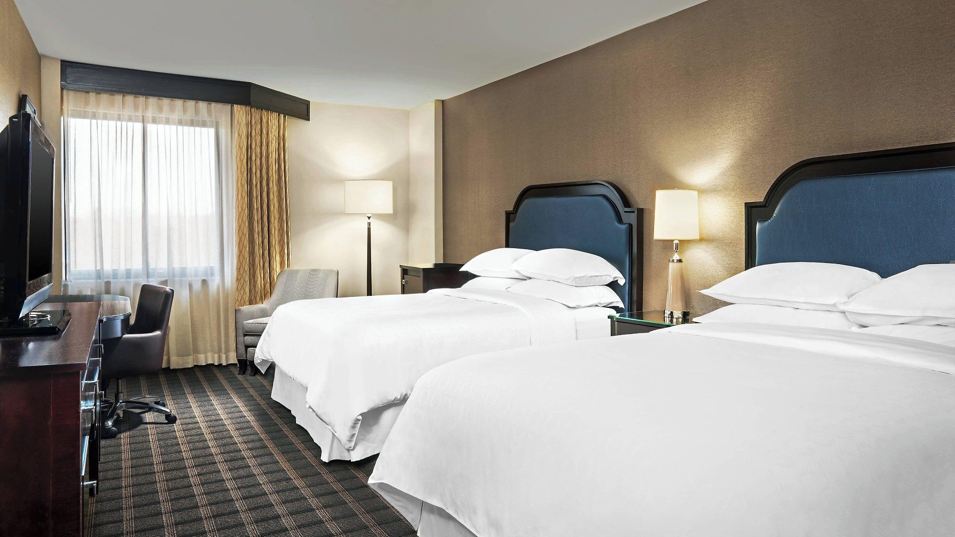 Hotel Sheraton Airport 4*