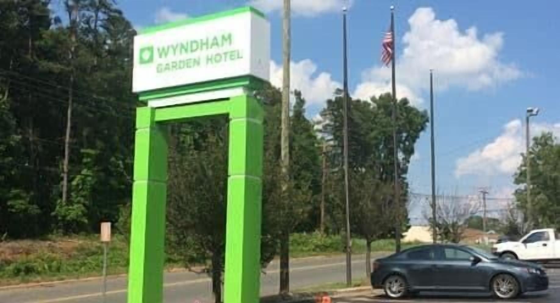 Wyndham Garden Airport Southeast Hotel