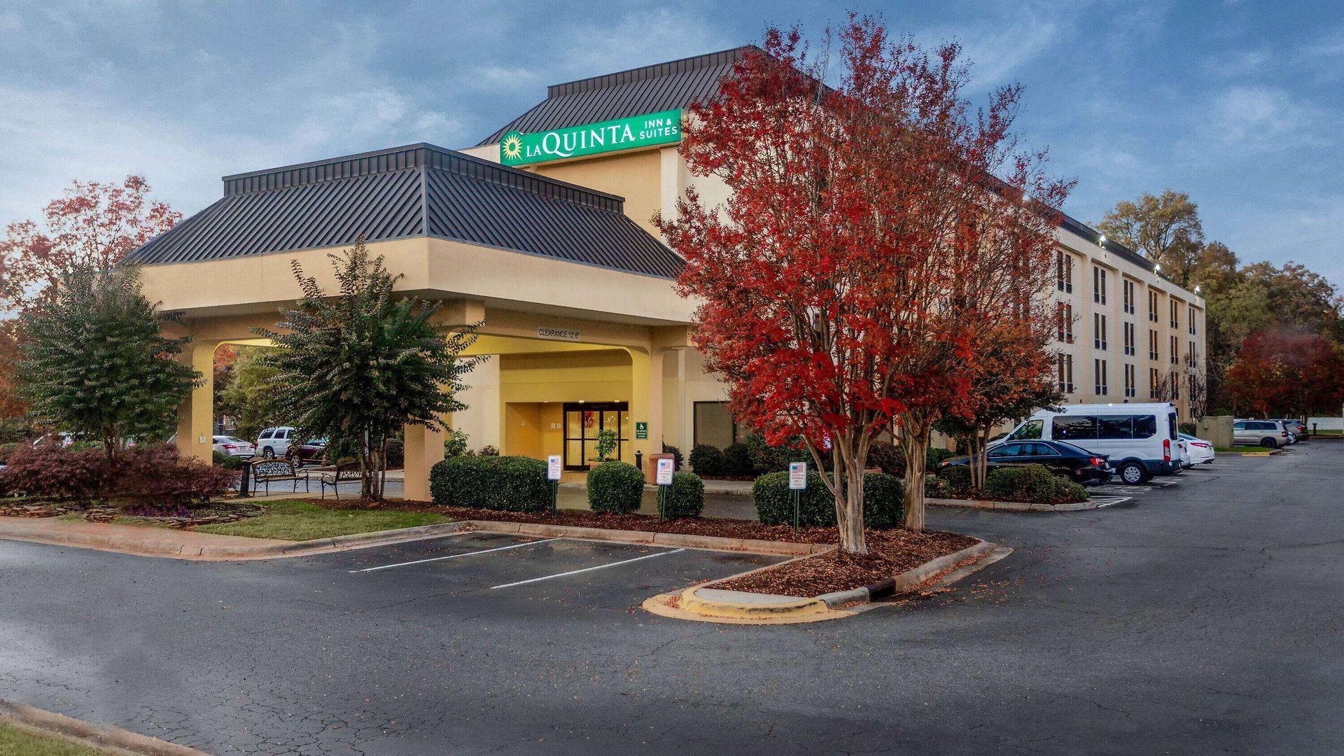 Hotel Spark By Hilton Airport North 3*