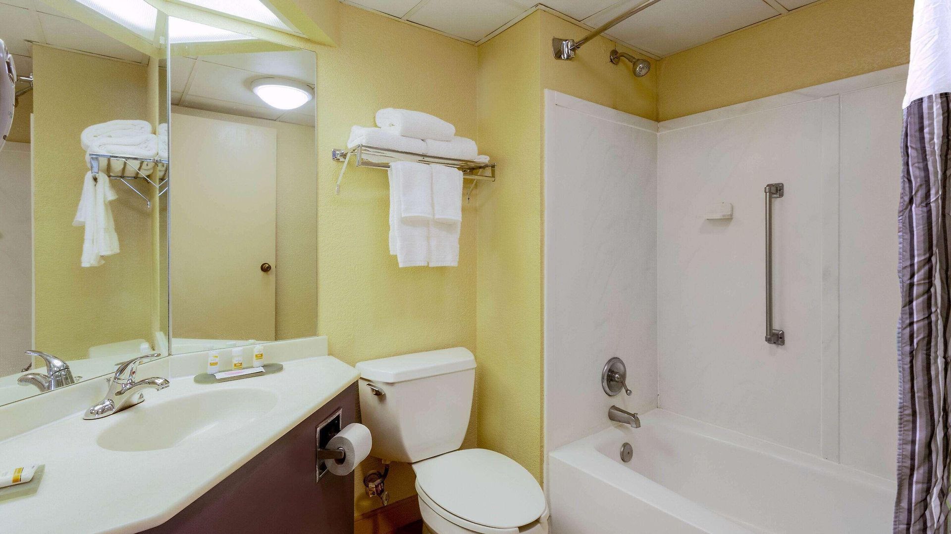 Hotel Spark By Hilton Airport North Charlotte