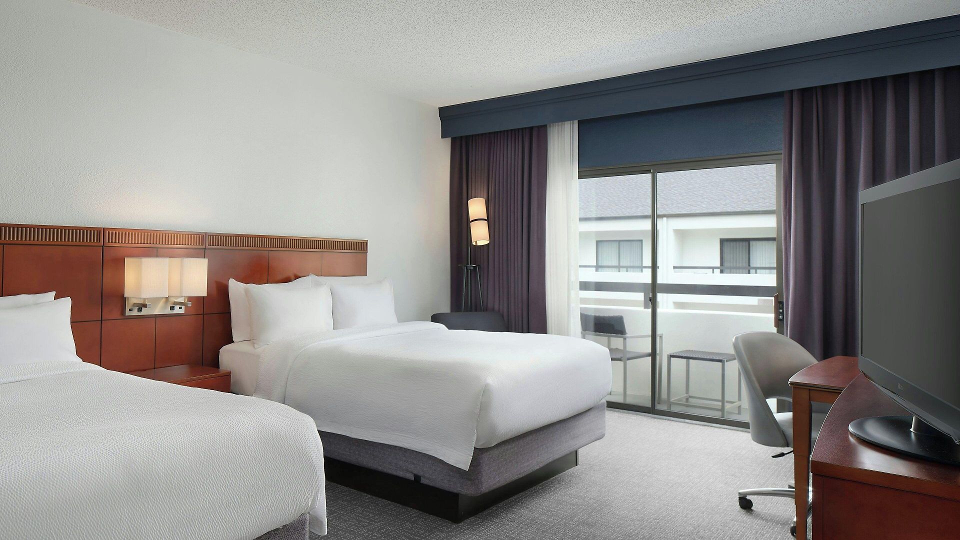 Hotel Courtyard Arrowood 3*