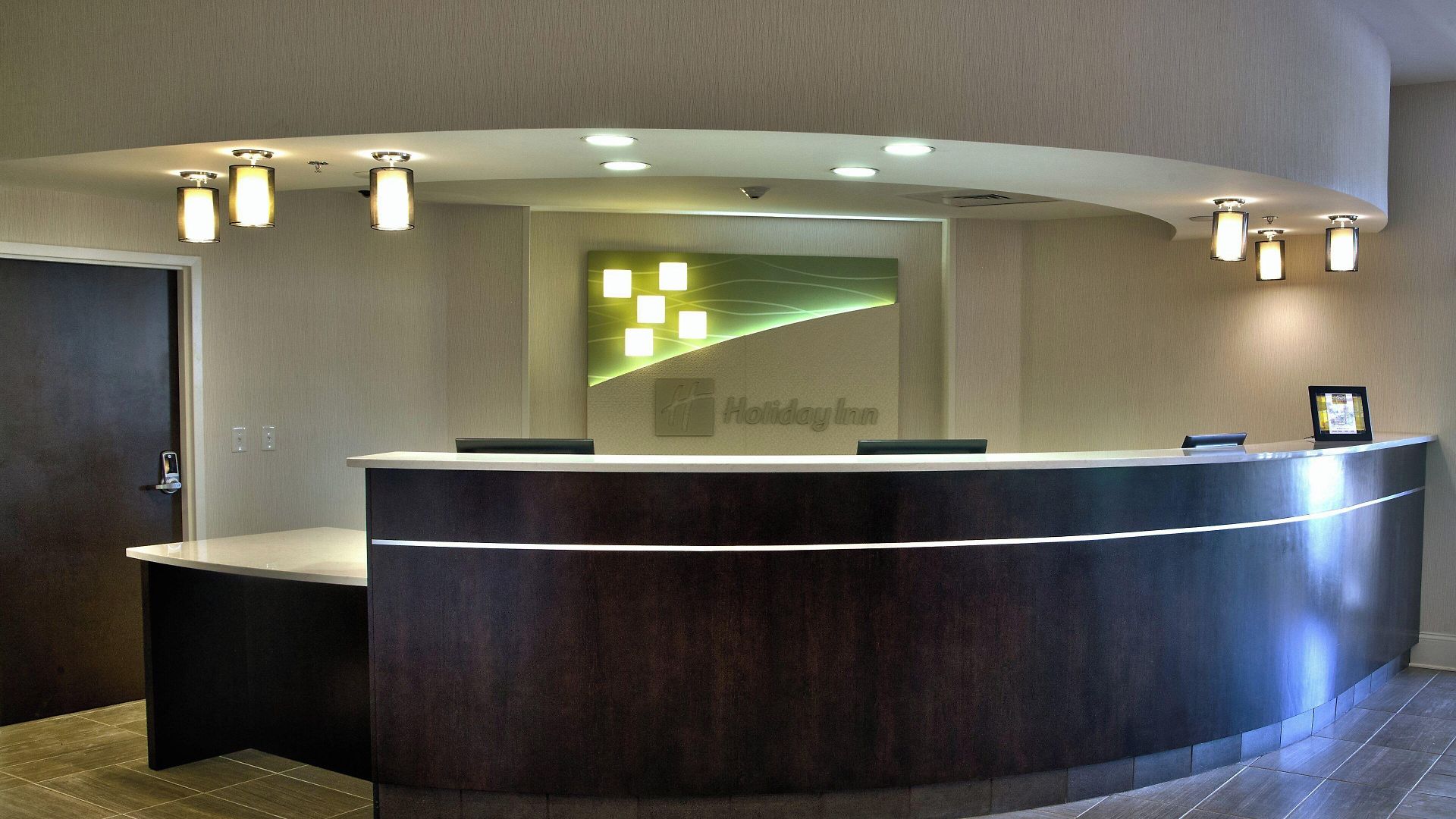 - Airport Conf Ctr By Ihg Hotel Charlotte