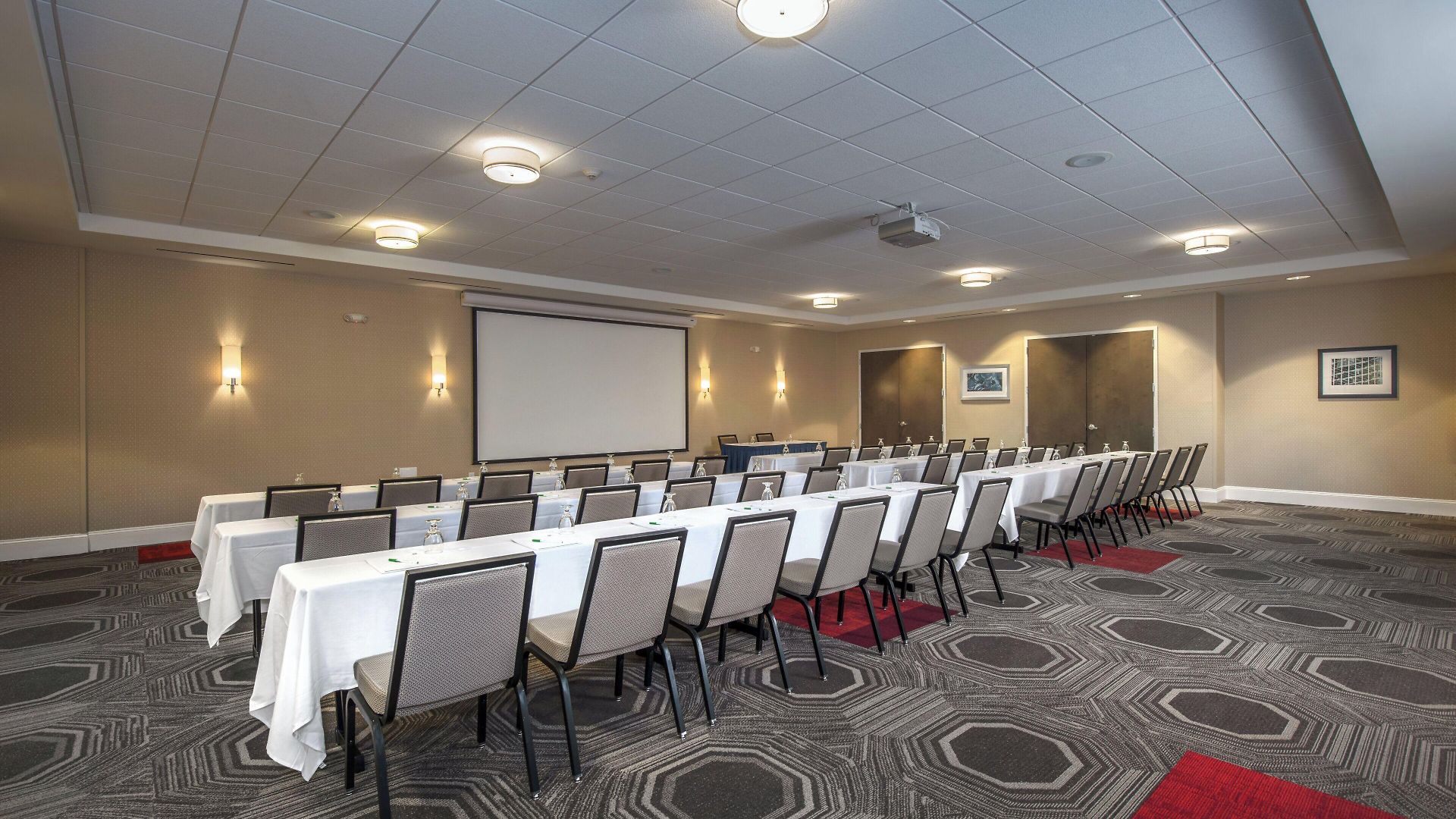 - Airport Conf Ctr By Ihg Hotel Charlotte