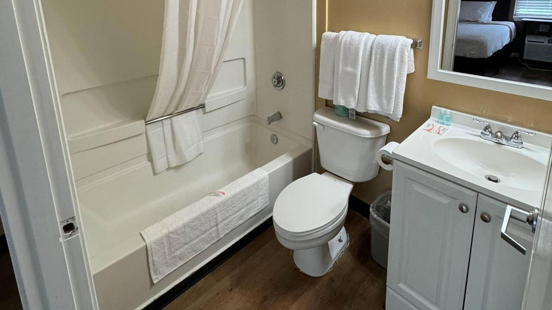 Hotel Suburban Near Of North Carolina-charlotte 4*
