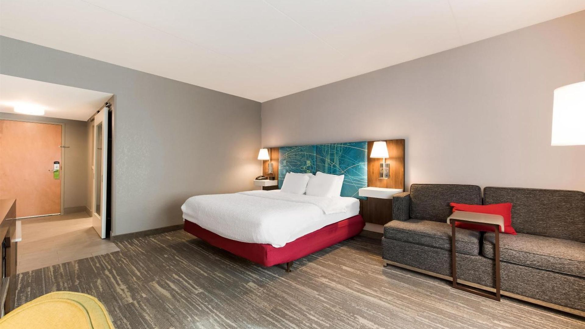 Hampton & Charlotte-airport 3*