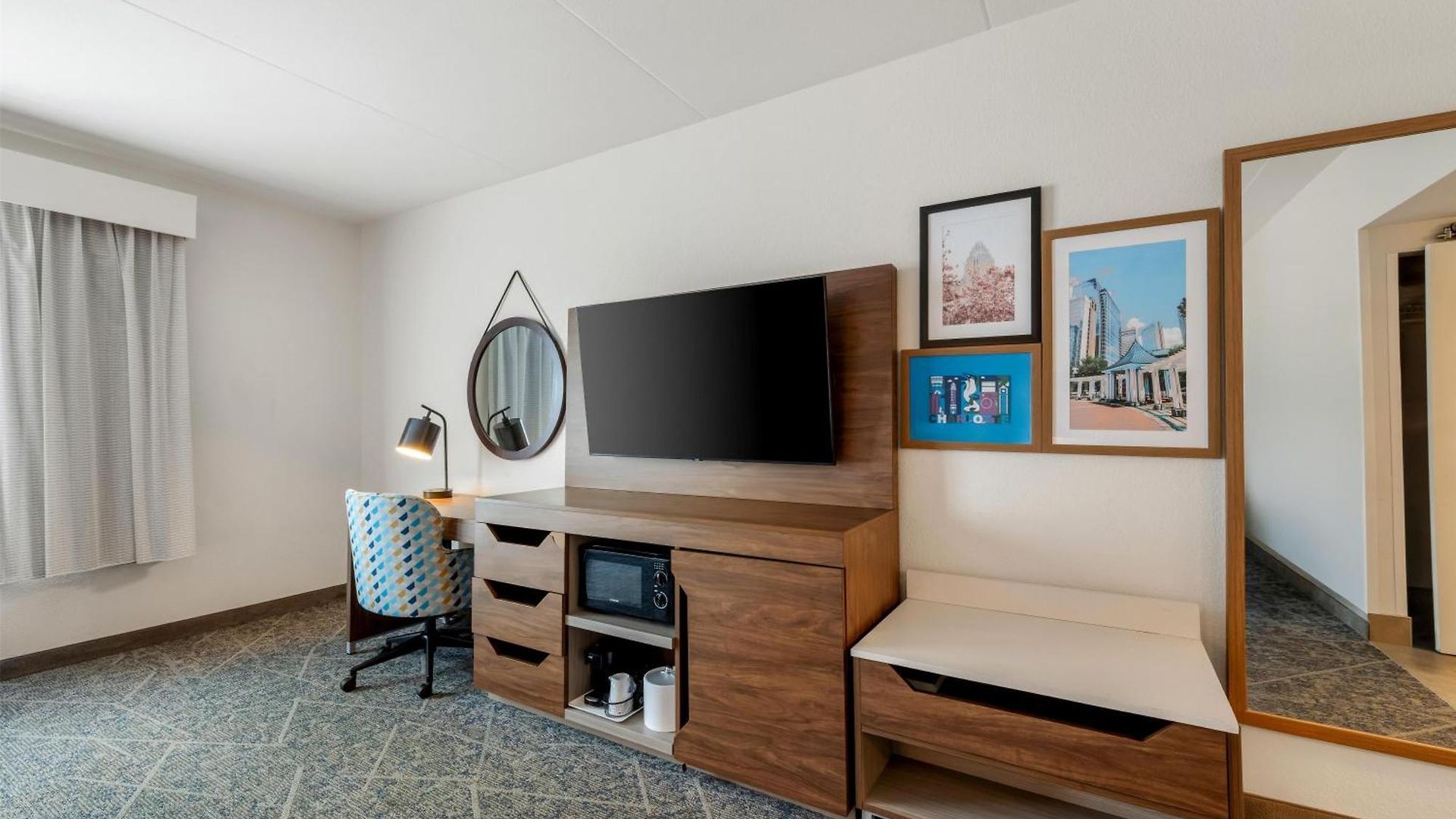 Hampton & Charlotte-airport 3*