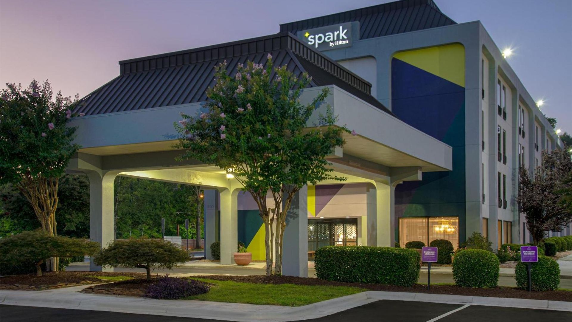 Spark By Hilton Airport North 3*