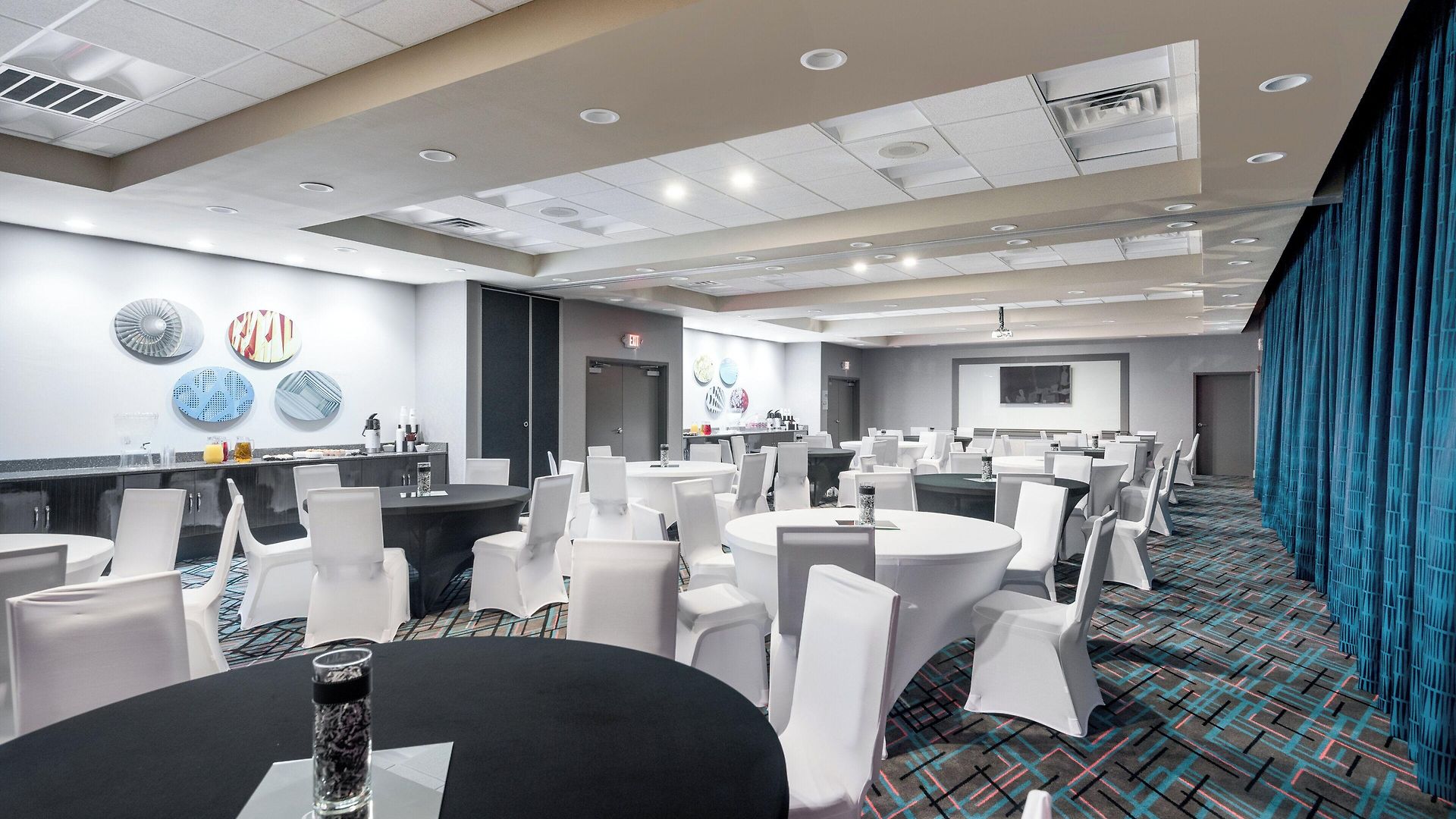 Express & - Airport By Ihg Hotel Charlotte