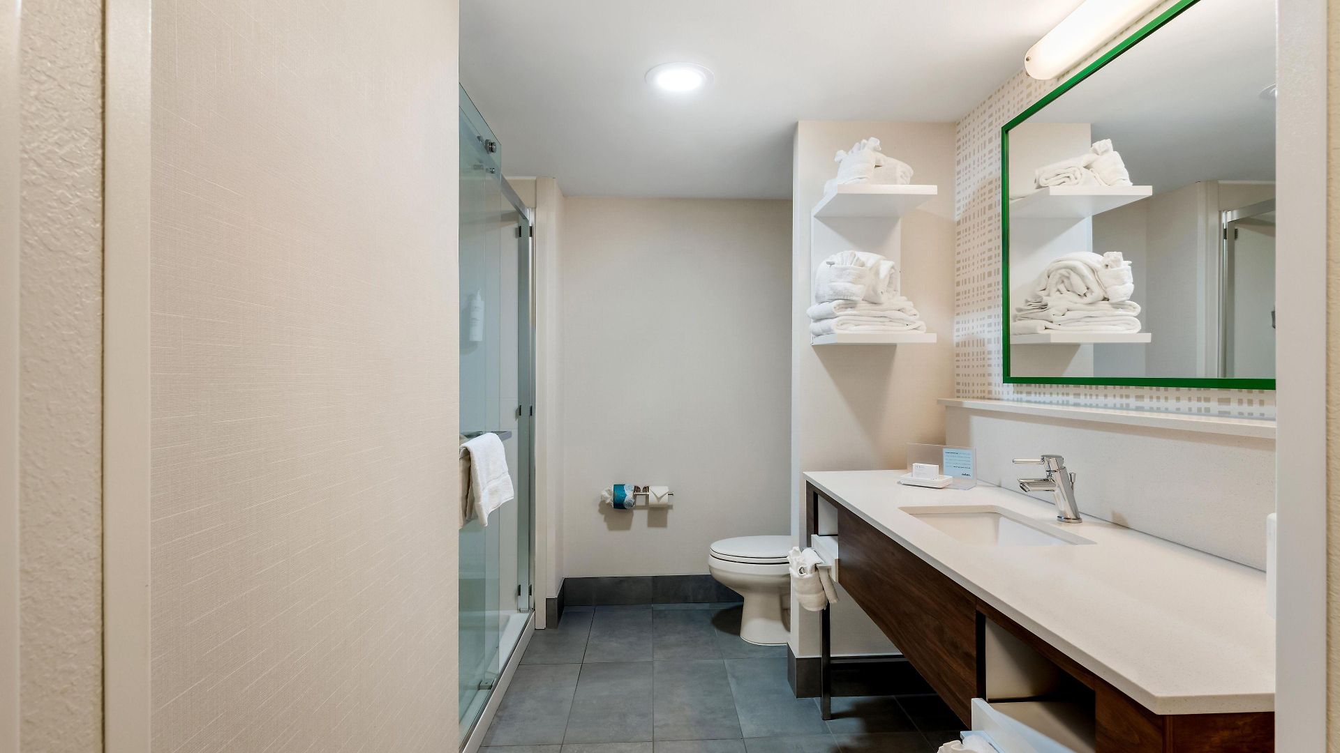 Hampton & Charlotte-airport Hotel