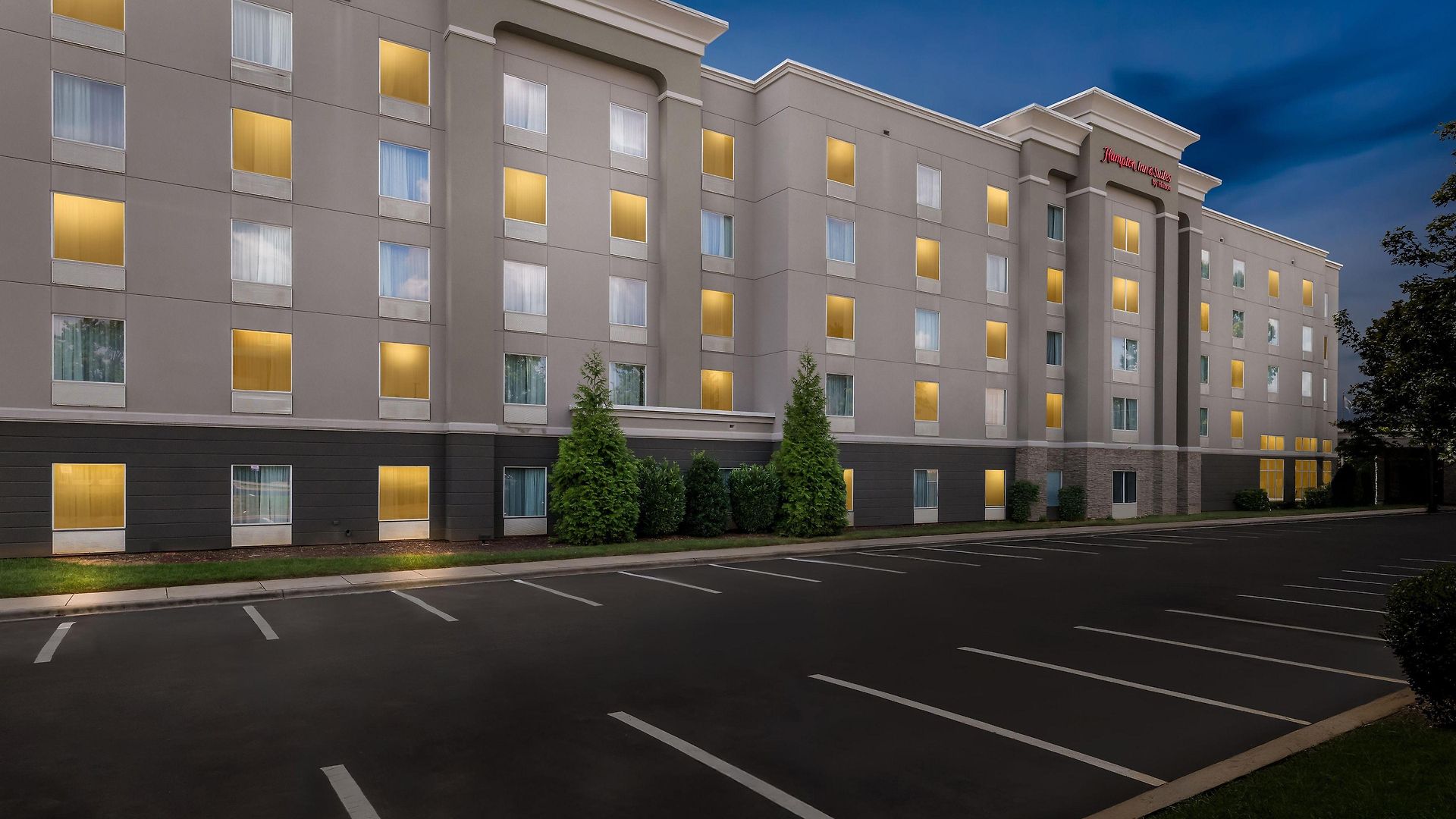 Hampton & Charlotte-airport Hotel 3*