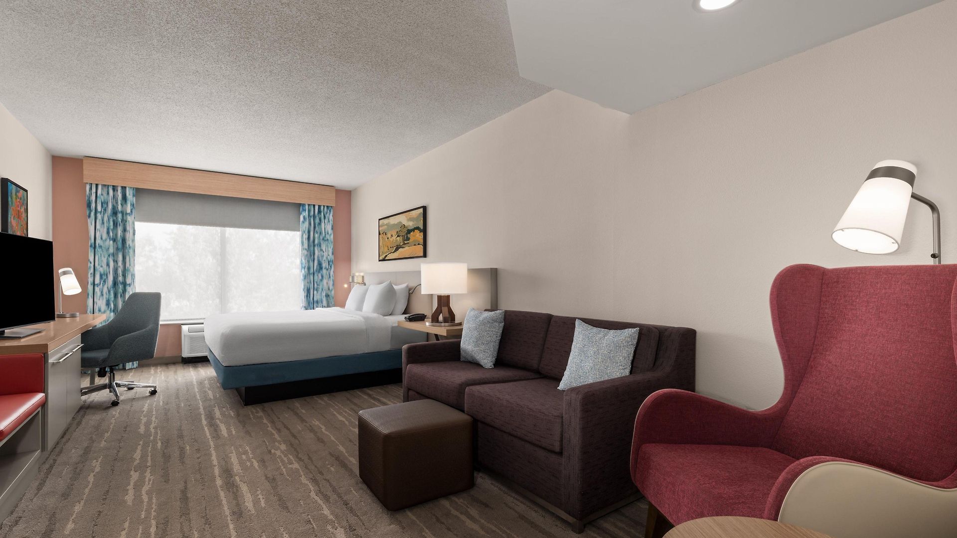 Hilton Garden North Hotel 3*