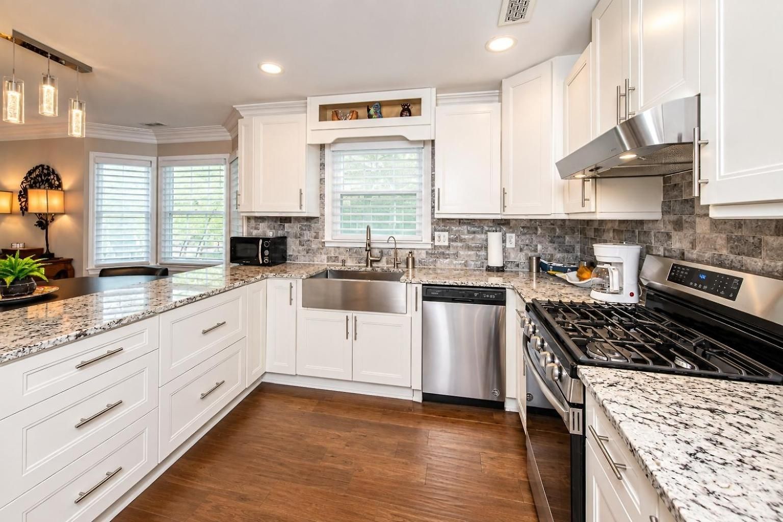 3br Escape: Pool, Hot Tub & Theater Charlotte