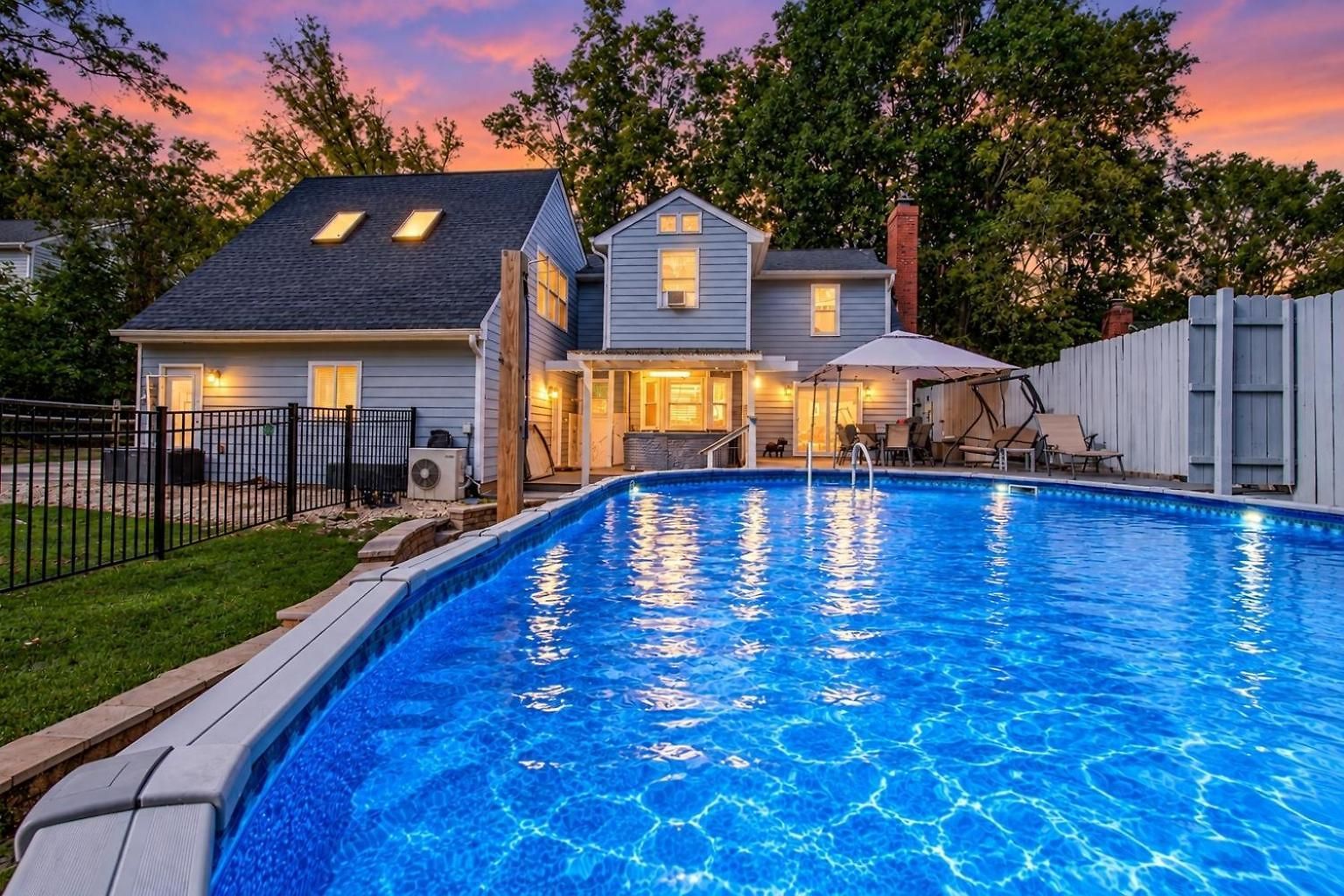 Holiday home 3br Escape: Pool, Hot Tub & Theater Charlotte