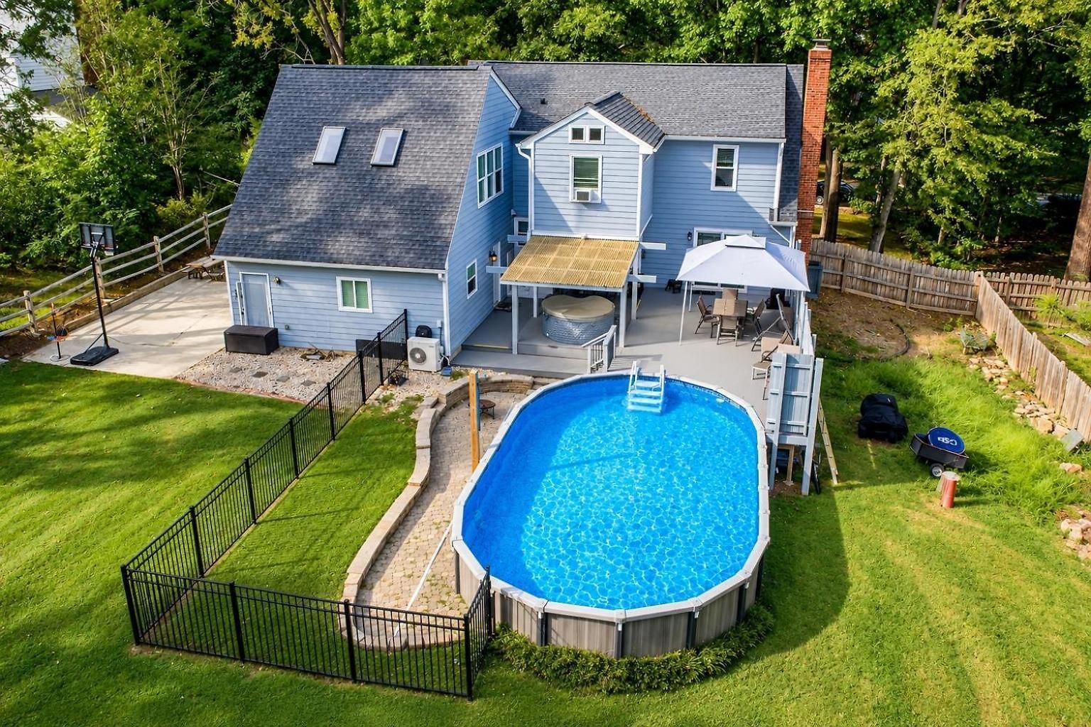 Holiday home 3br Escape: Pool, Hot Tub & Theater Charlotte