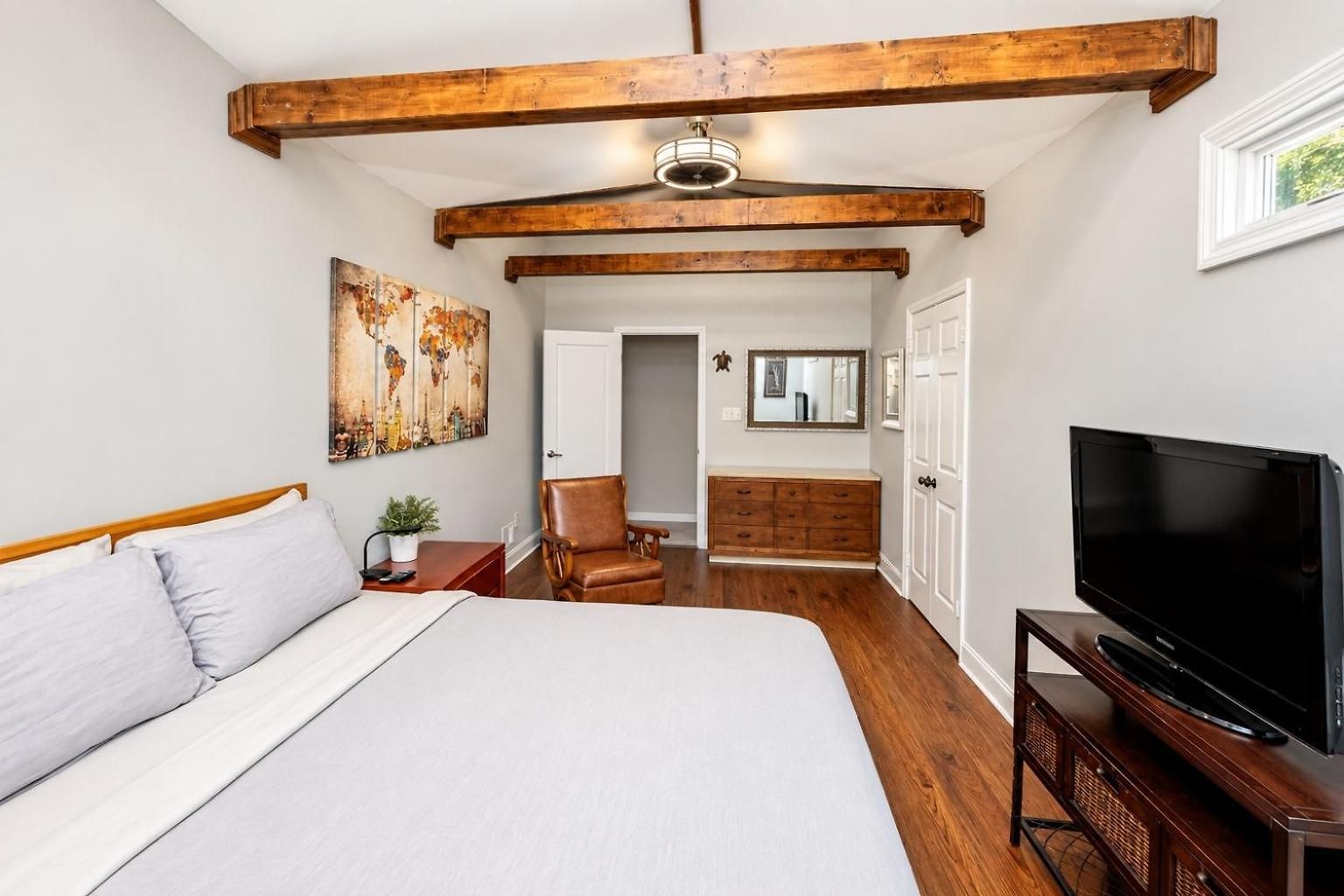 Holiday home 3br Escape: Pool, Hot Tub & Theater *