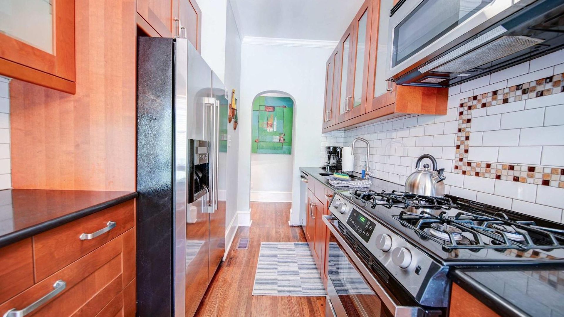 Stylish Myers Park 2 Bedroom With Screened Porch *