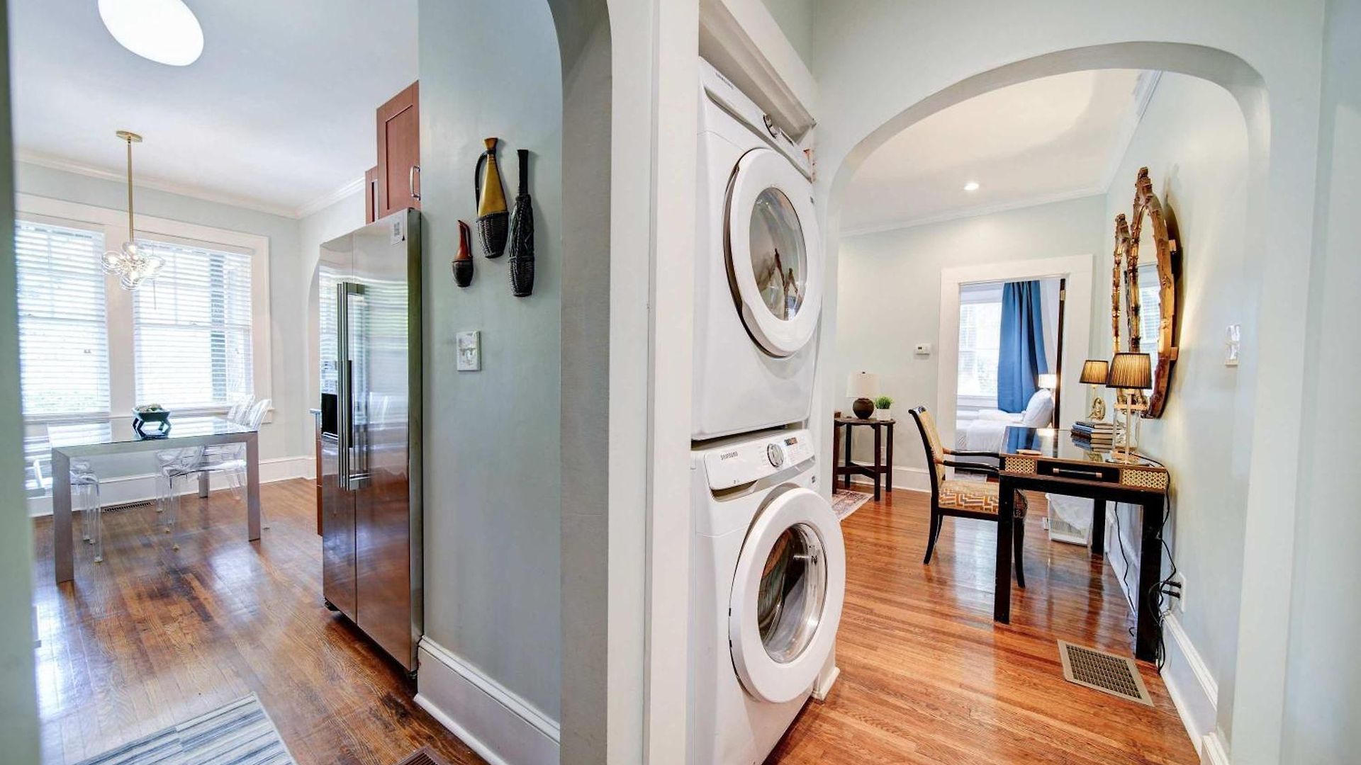 Stylish Myers Park 2 Bedroom With Screened Porch *