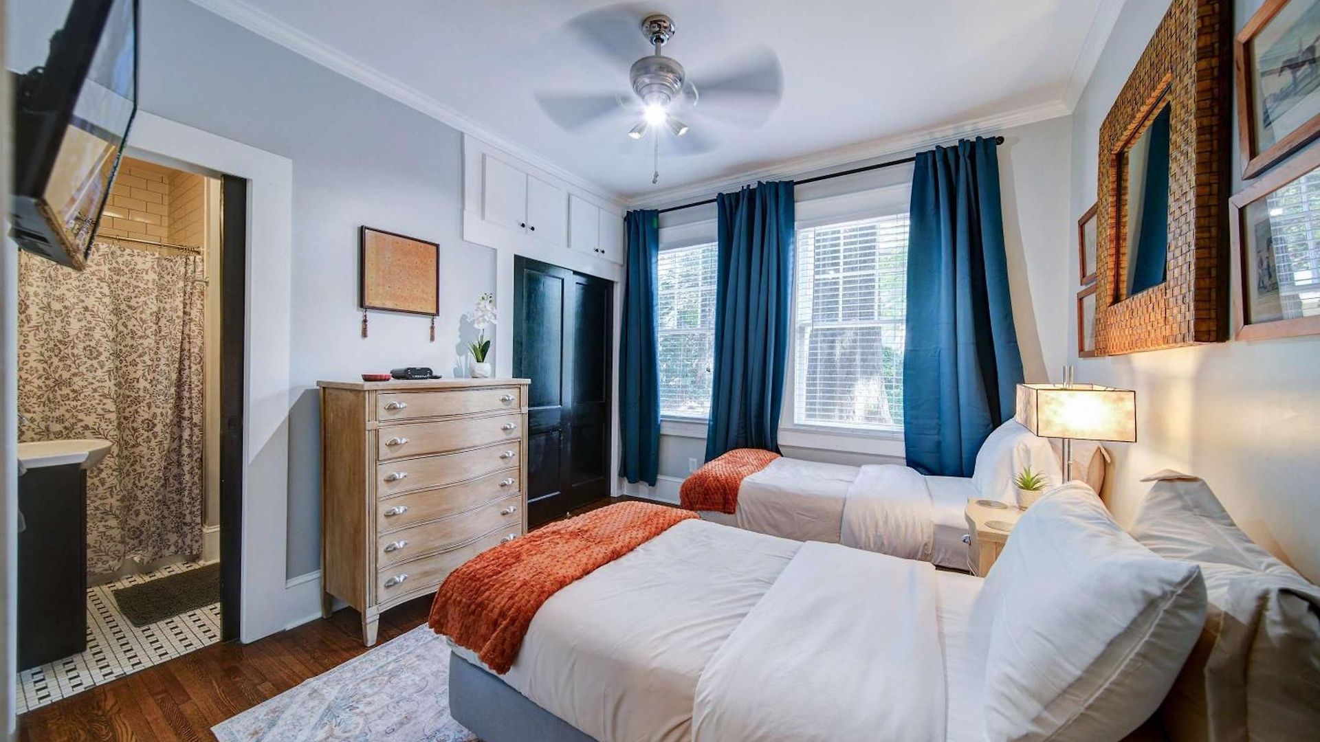Stylish Myers Park 2 Bedroom With Screened Porch Charlotte