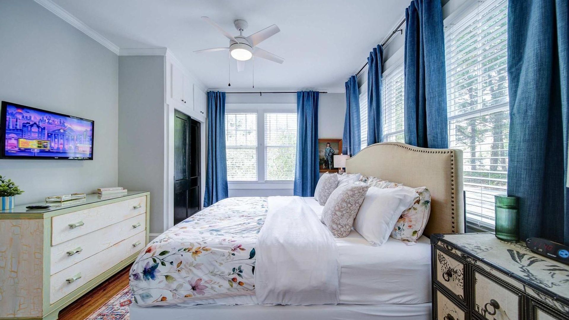 Stylish Myers Park 2 Bedroom With Screened Porch Holiday home *