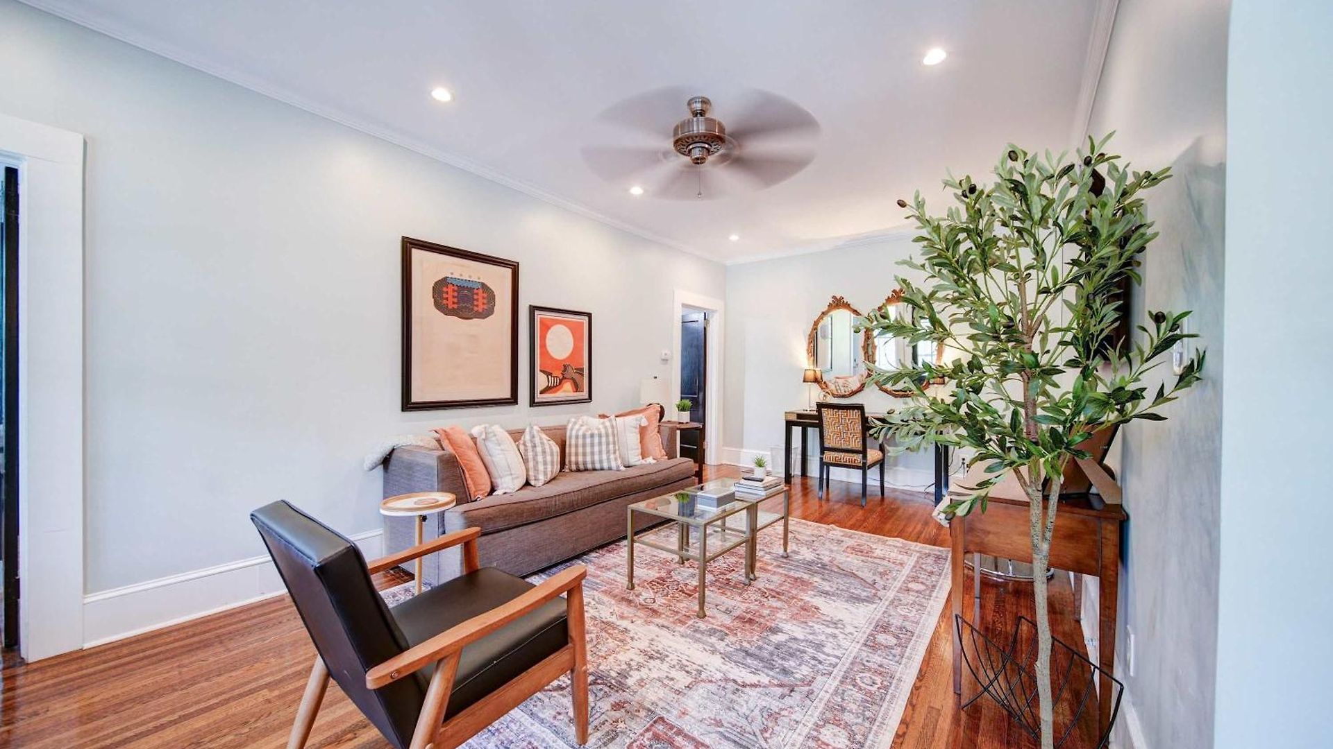 Stylish Myers Park 2 Bedroom With Screened Porch * Charlotte