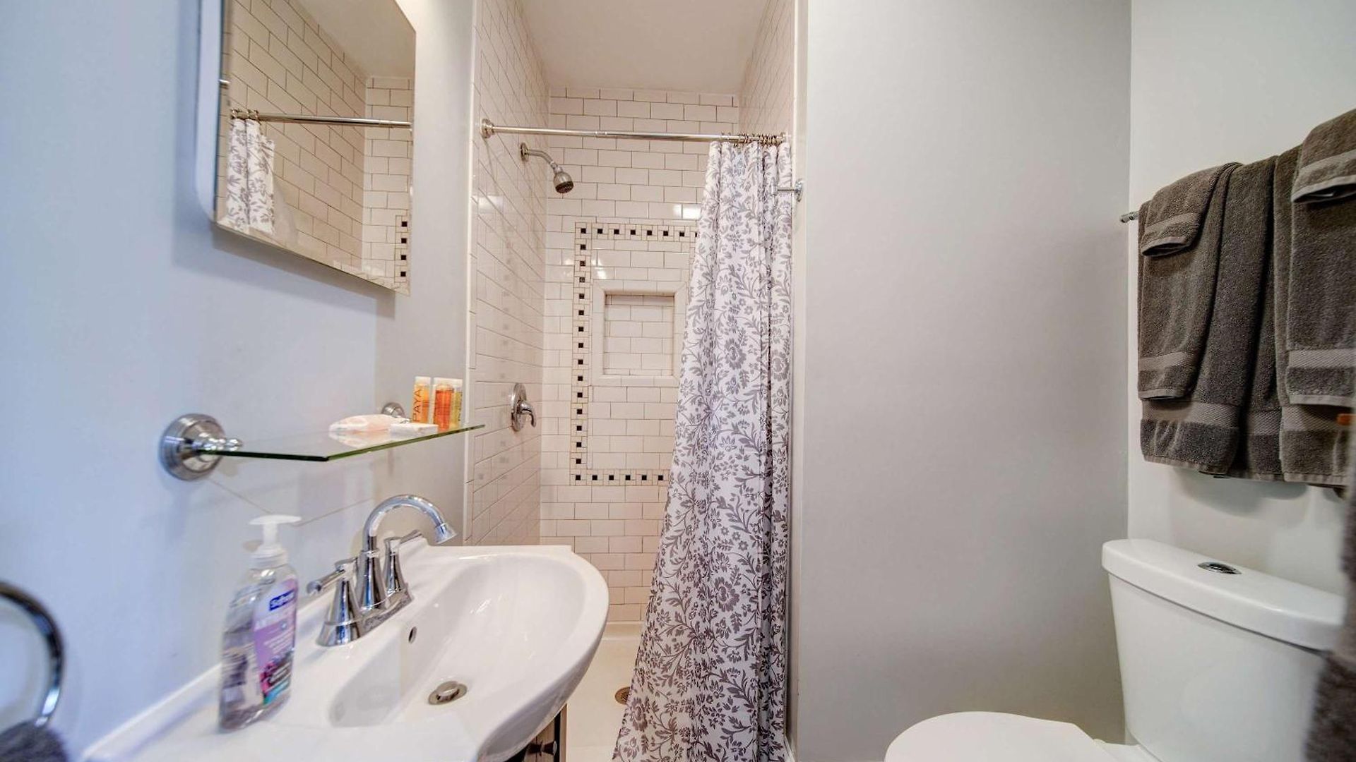 Holiday home Stylish Myers Park 2 Bedroom With Screened Porch