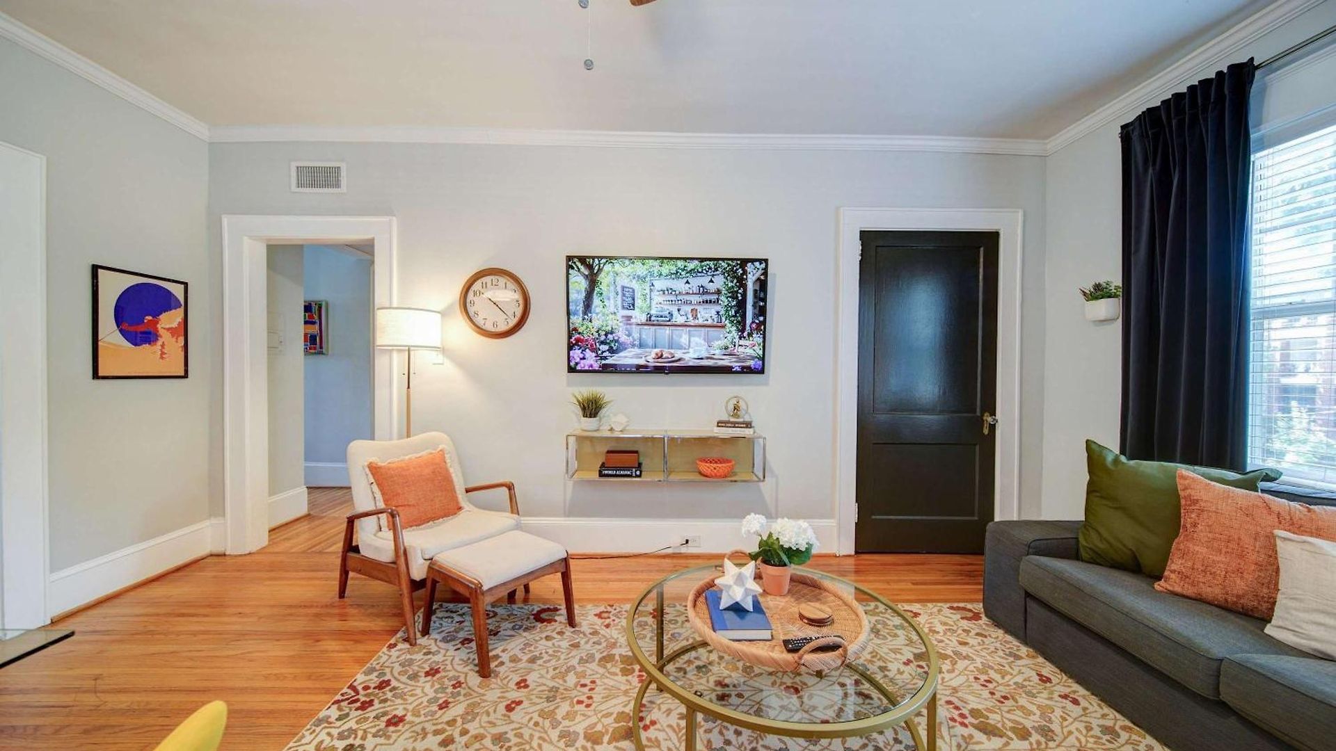 Bright And Restful 2br Near Uptown With Balcony *