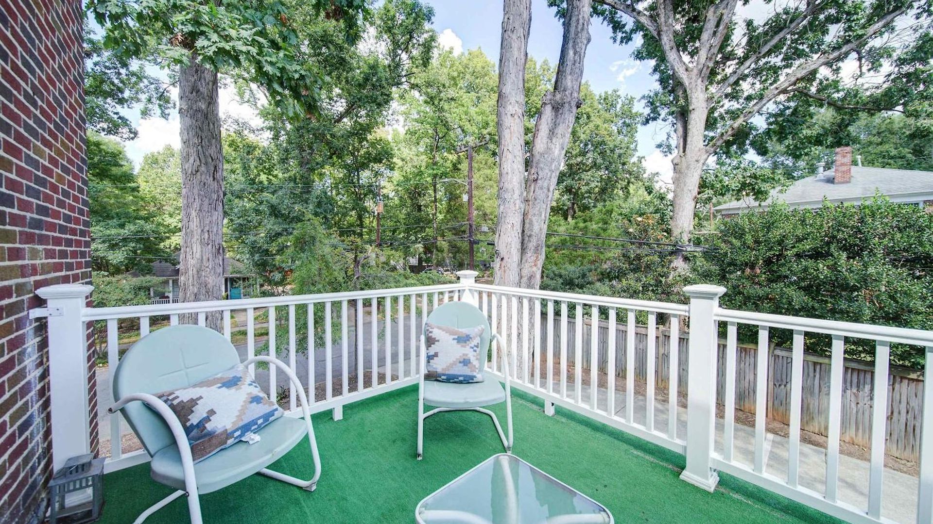 Bright And Restful 2br Near Uptown With Balcony Holiday home Charlotte