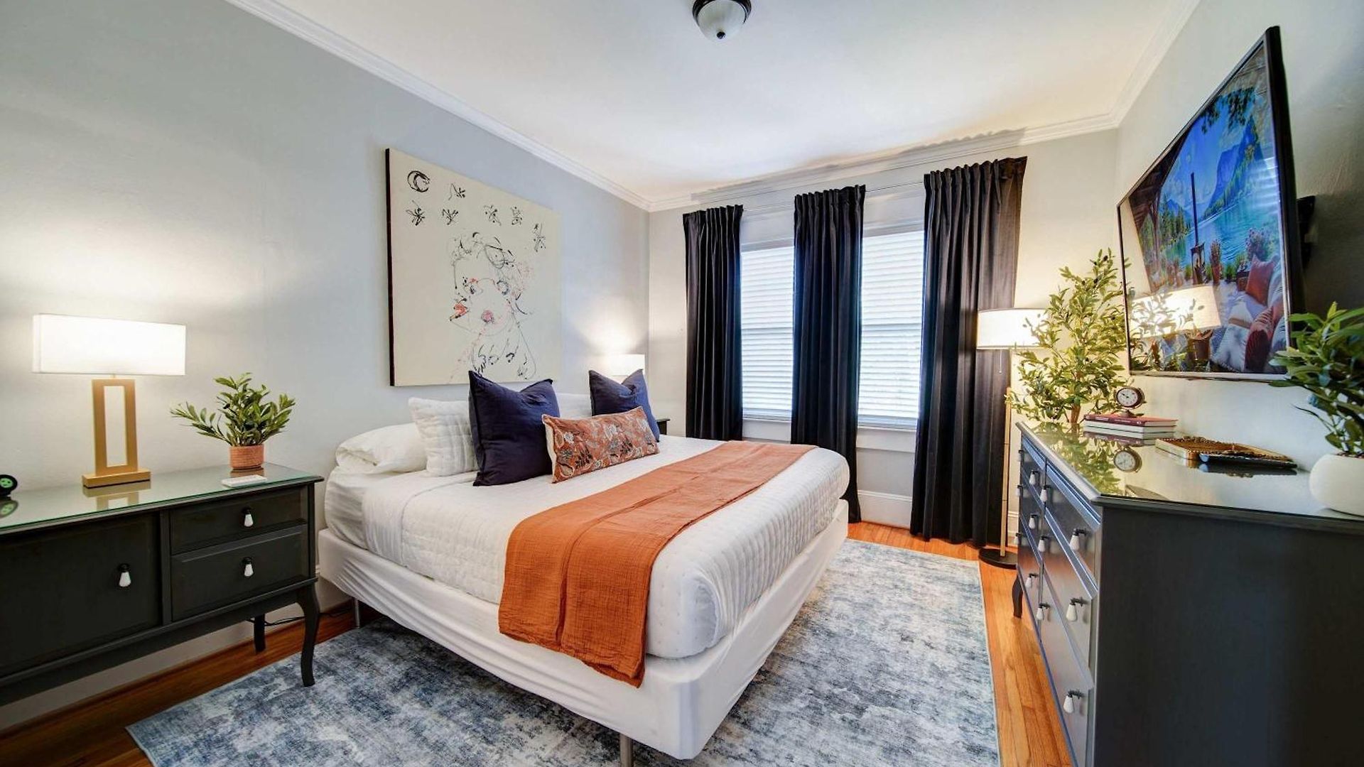 Bright And Restful 2br Near Uptown With Balcony Holiday home