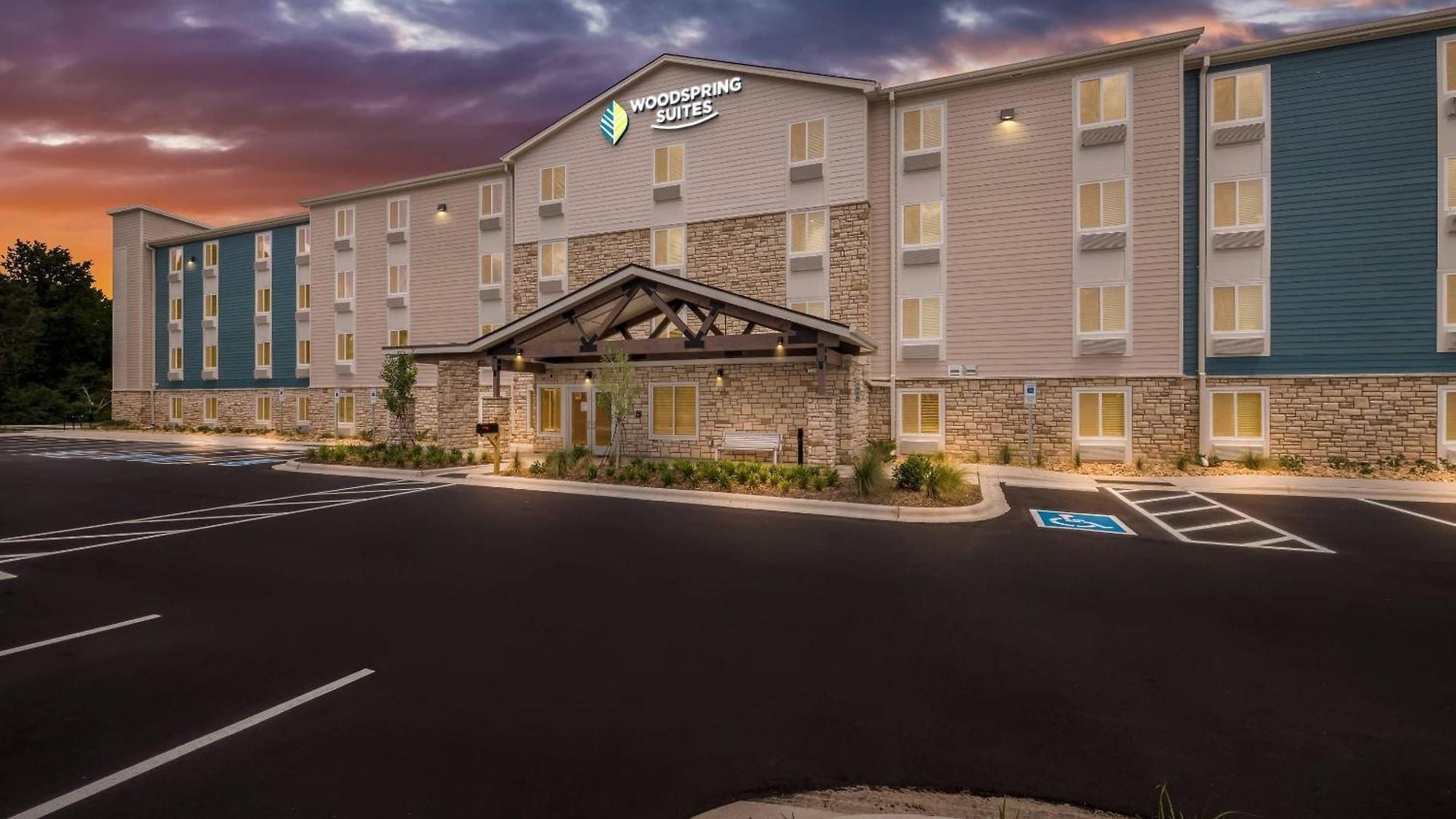 Hotel Woodspring - Arrowood *