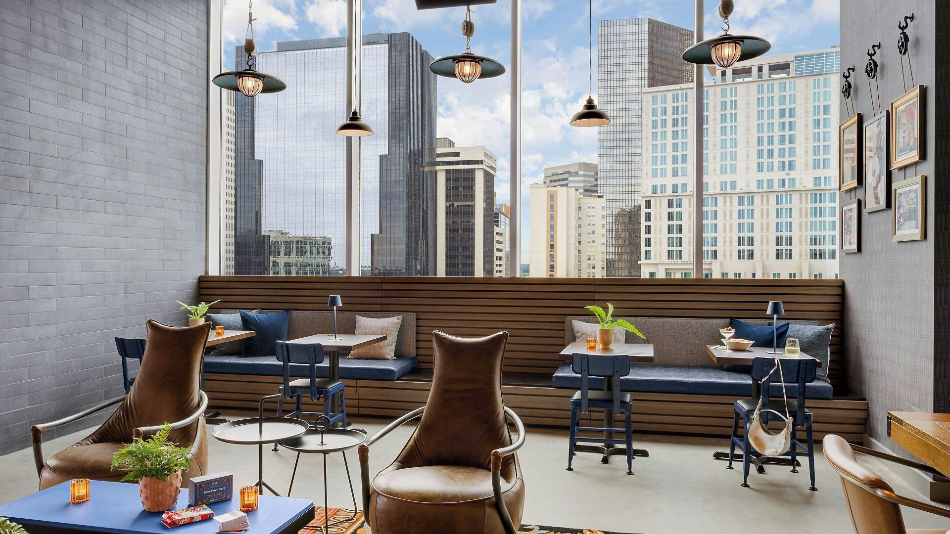 Hotel Moxy Downtown 3*