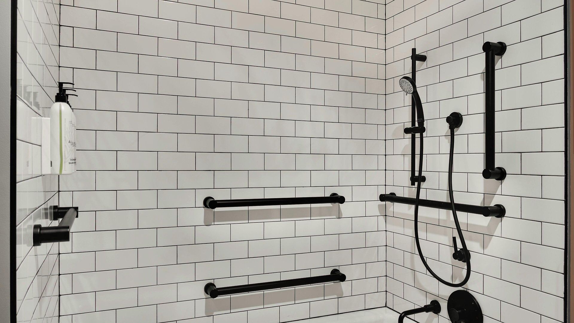 Moxy Downtown Hotel 3*