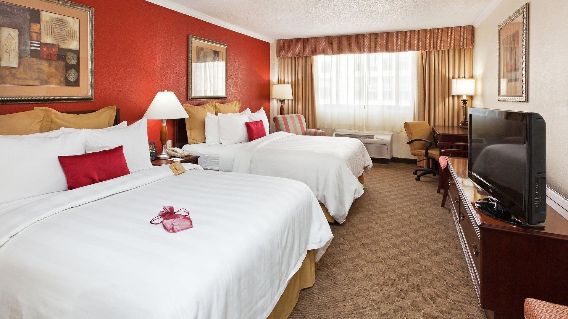 Hotel Fairfield & By Marriott Uptown