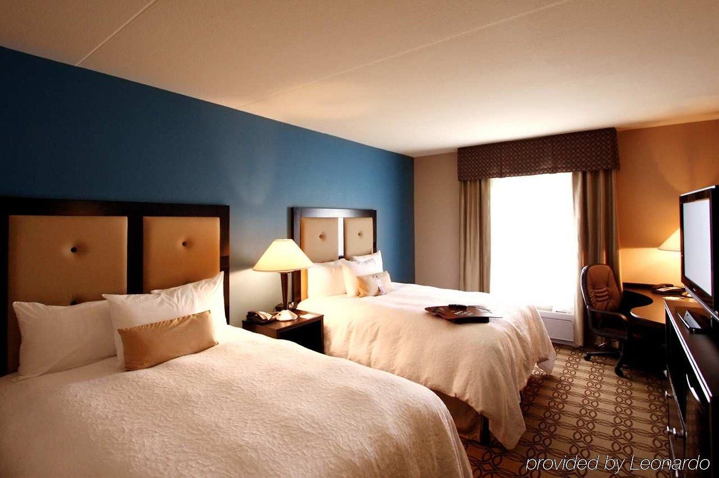 Hampton & Charlotte-airport Hotel 3*