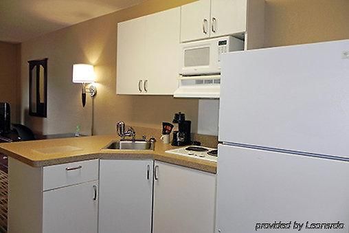 Extended Stay America Select Suites - Charlotte - University Place Hotel 2*