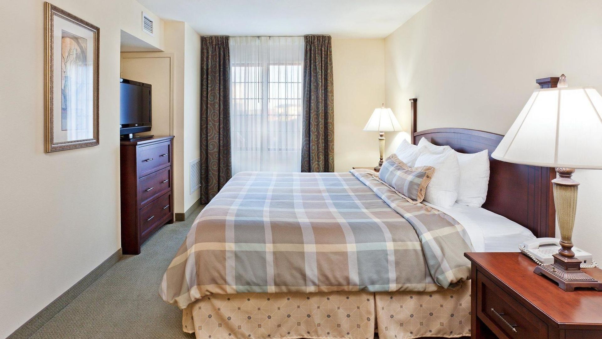 Staybridge - Ballantyne By Ihg