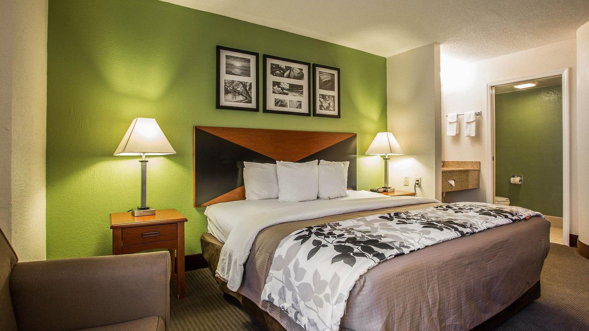 Sleep Northlake Inn 4*