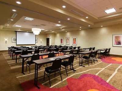 Hotel Hilton Garden Airport