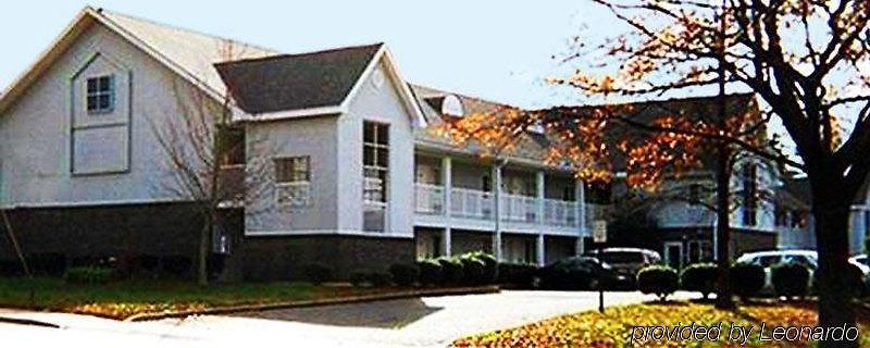 Rodeway Independence Blvd 3*