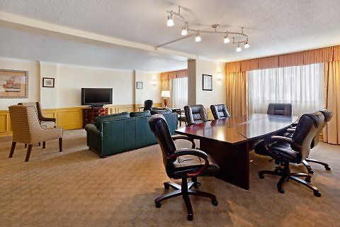 Fairfield & By Marriott Uptown 3*